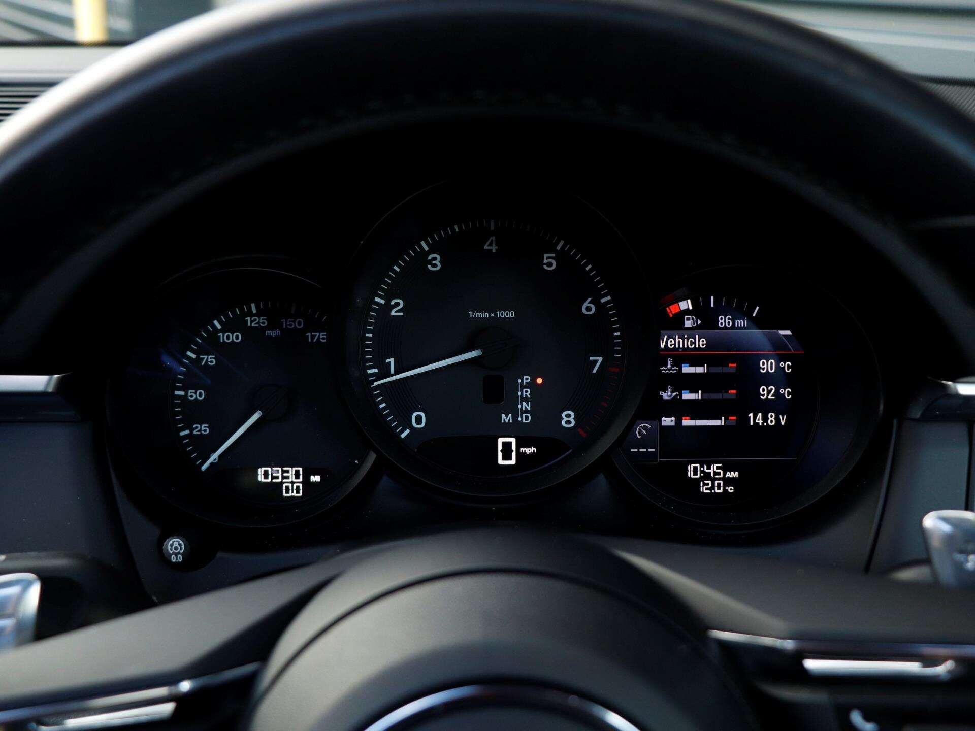 Porsche Macan view 13