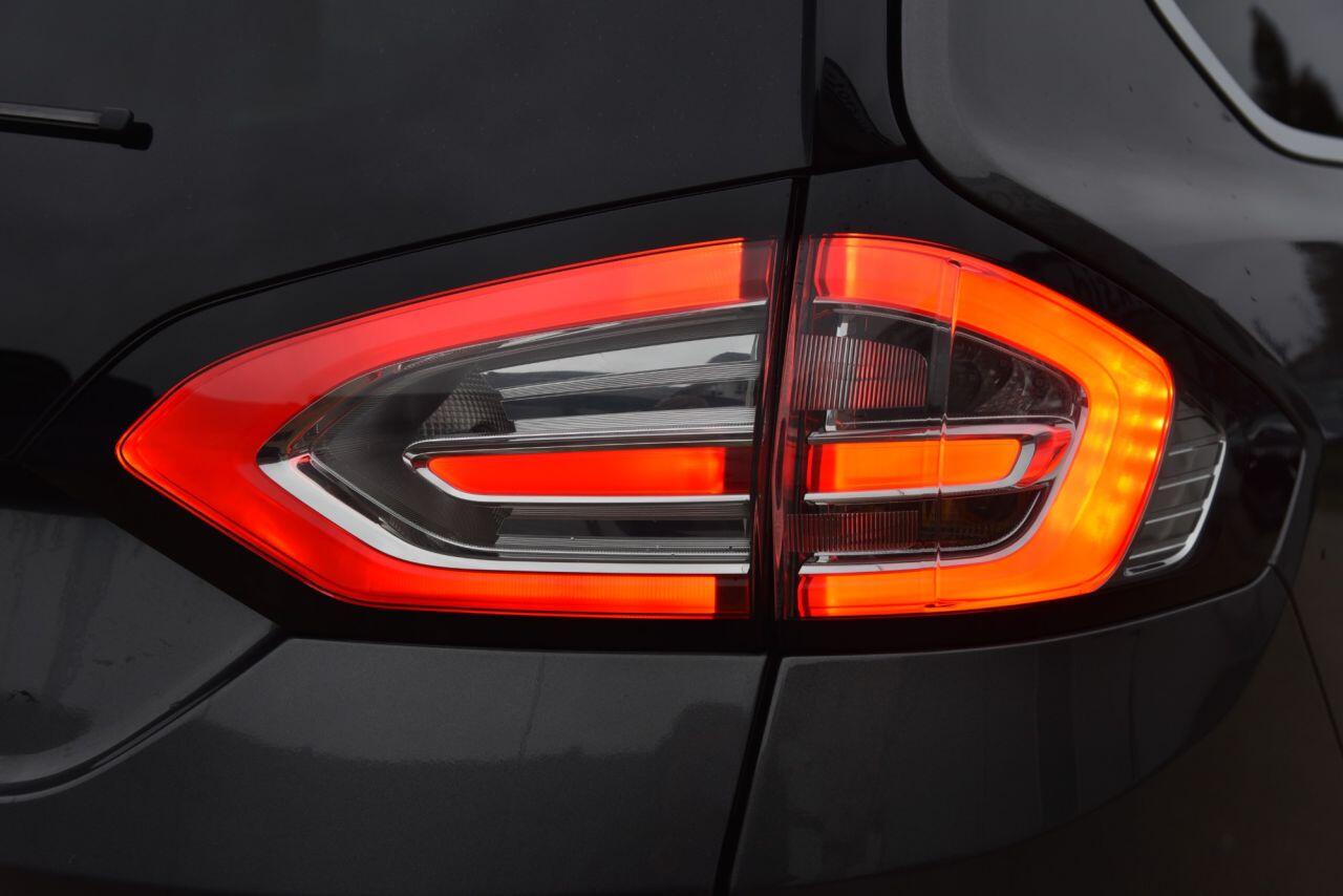 Ford Galaxy view 18