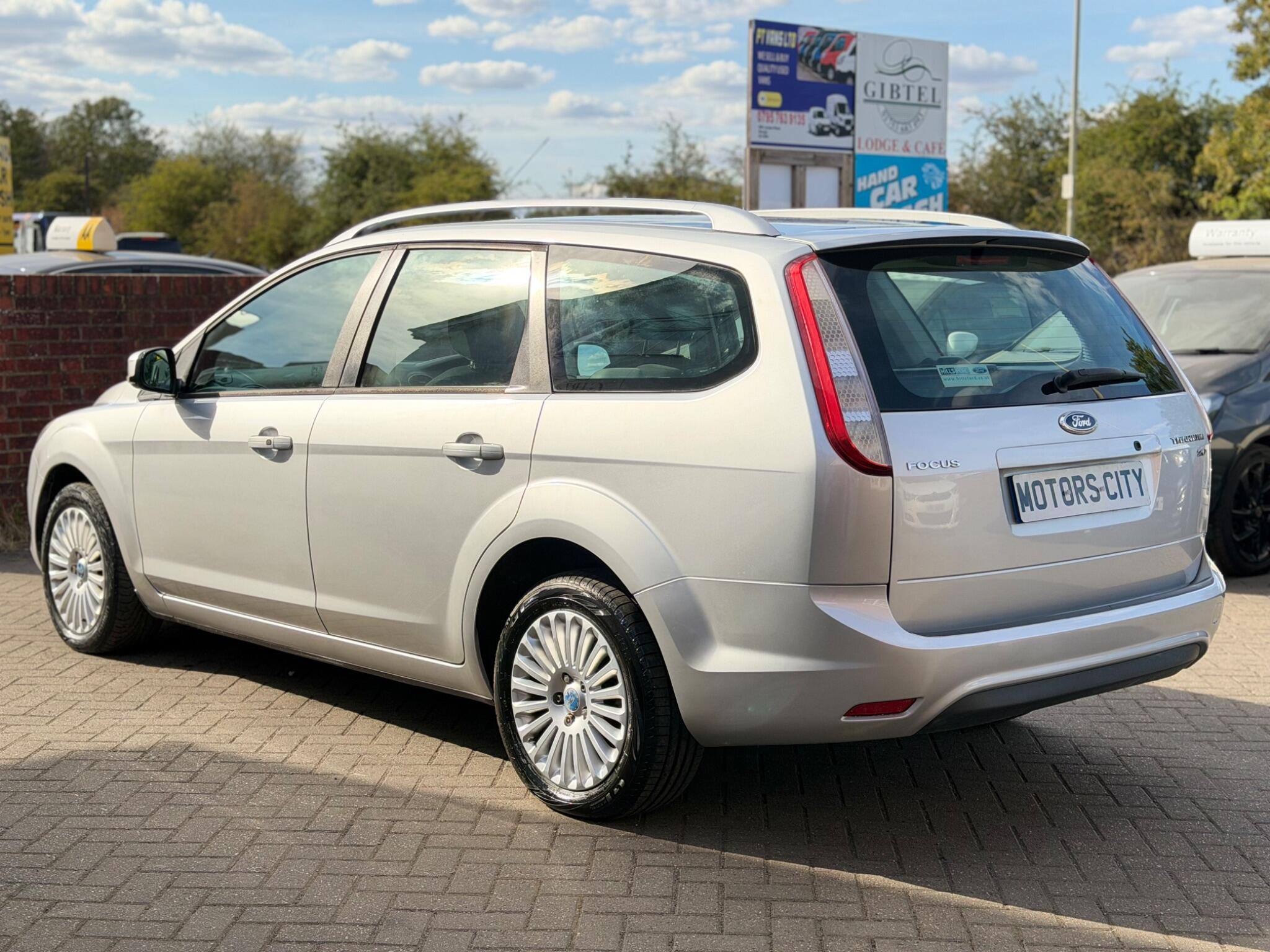 Ford Focus view 5