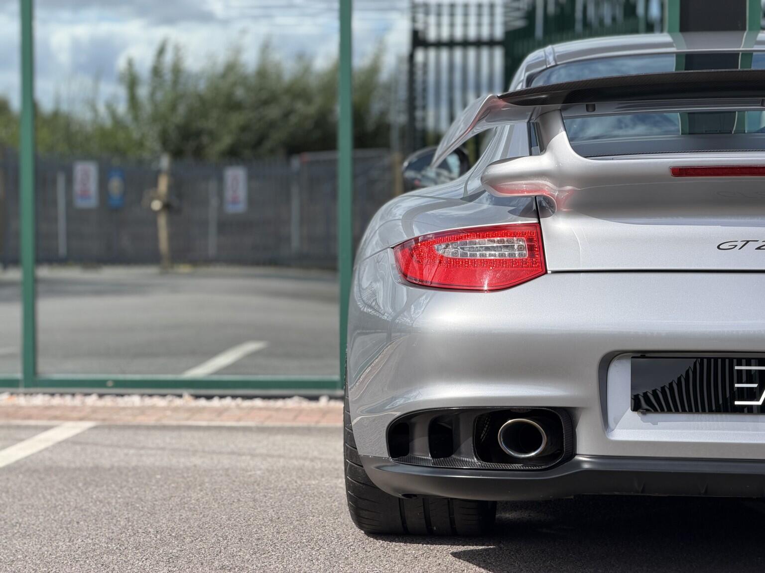 Porsche 911 view 40