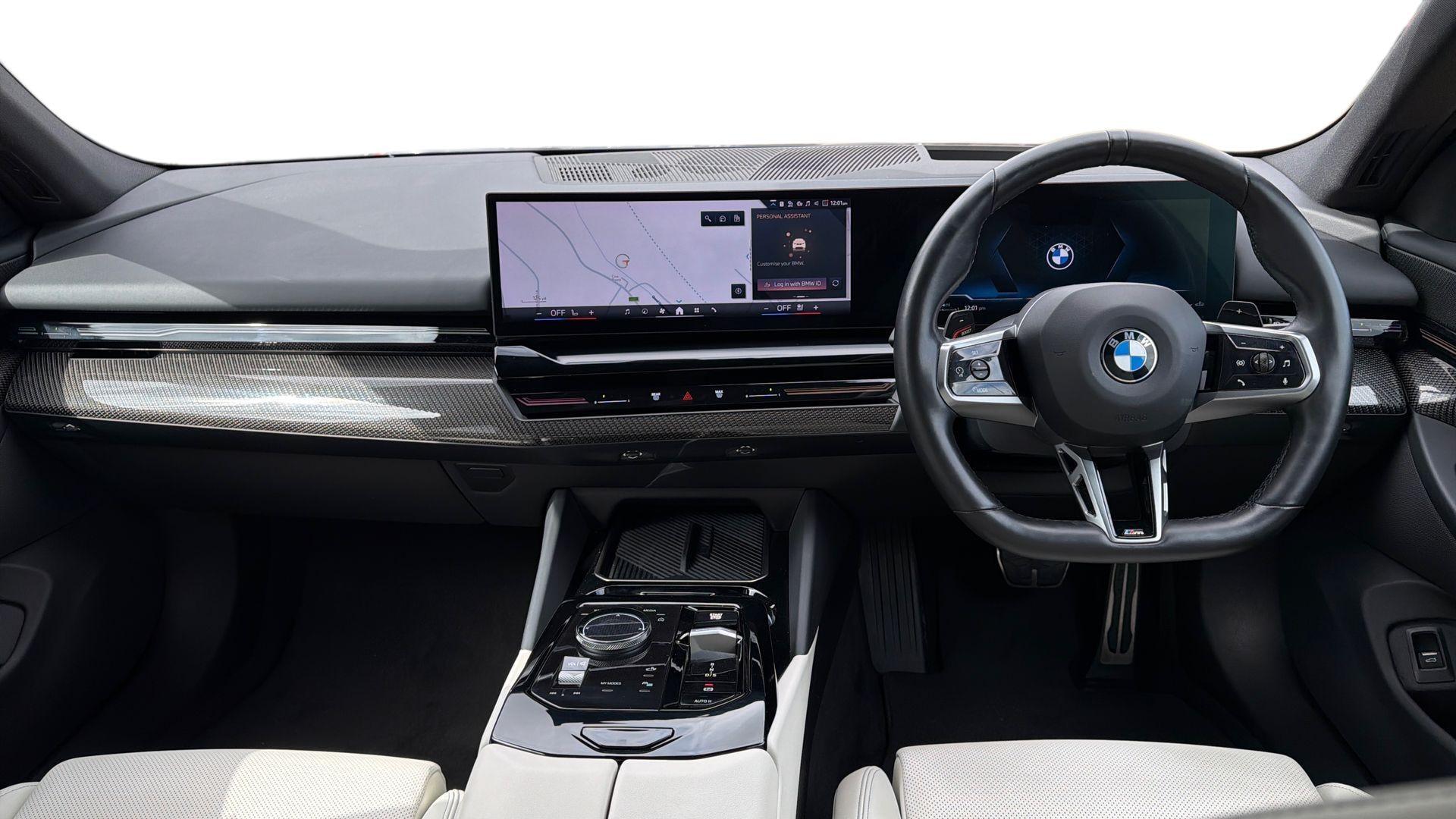 BMW 5 Series view 4