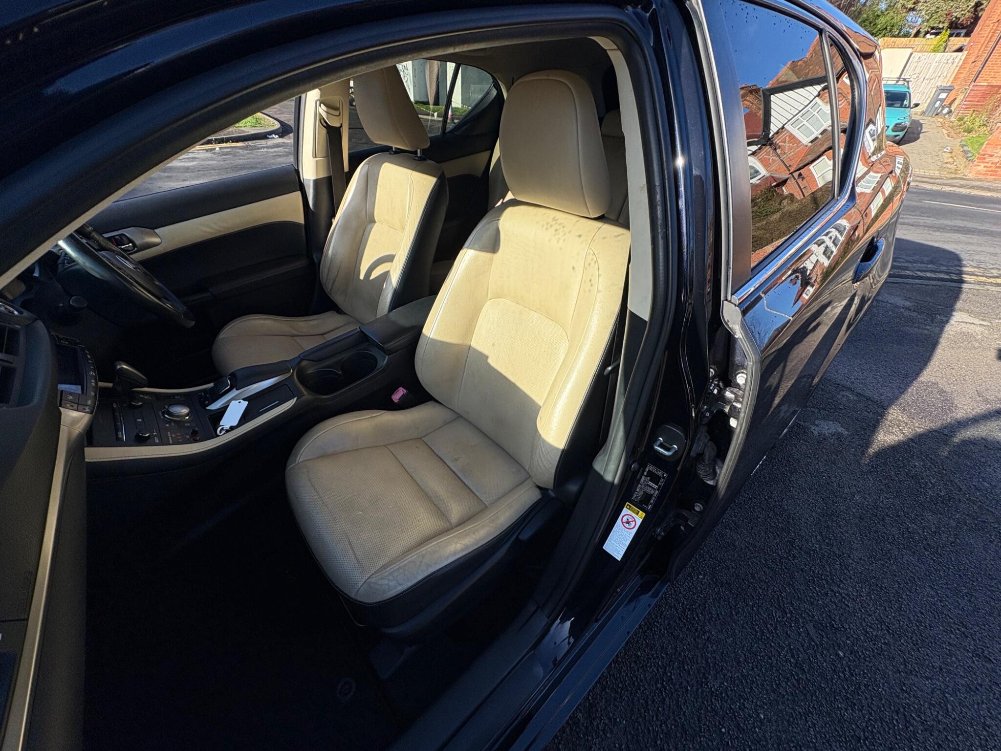 2014 Lexus CT 1.8 200h Luxury CVT Euro 6 (s/s) 5dr • 99,475 miles image 72