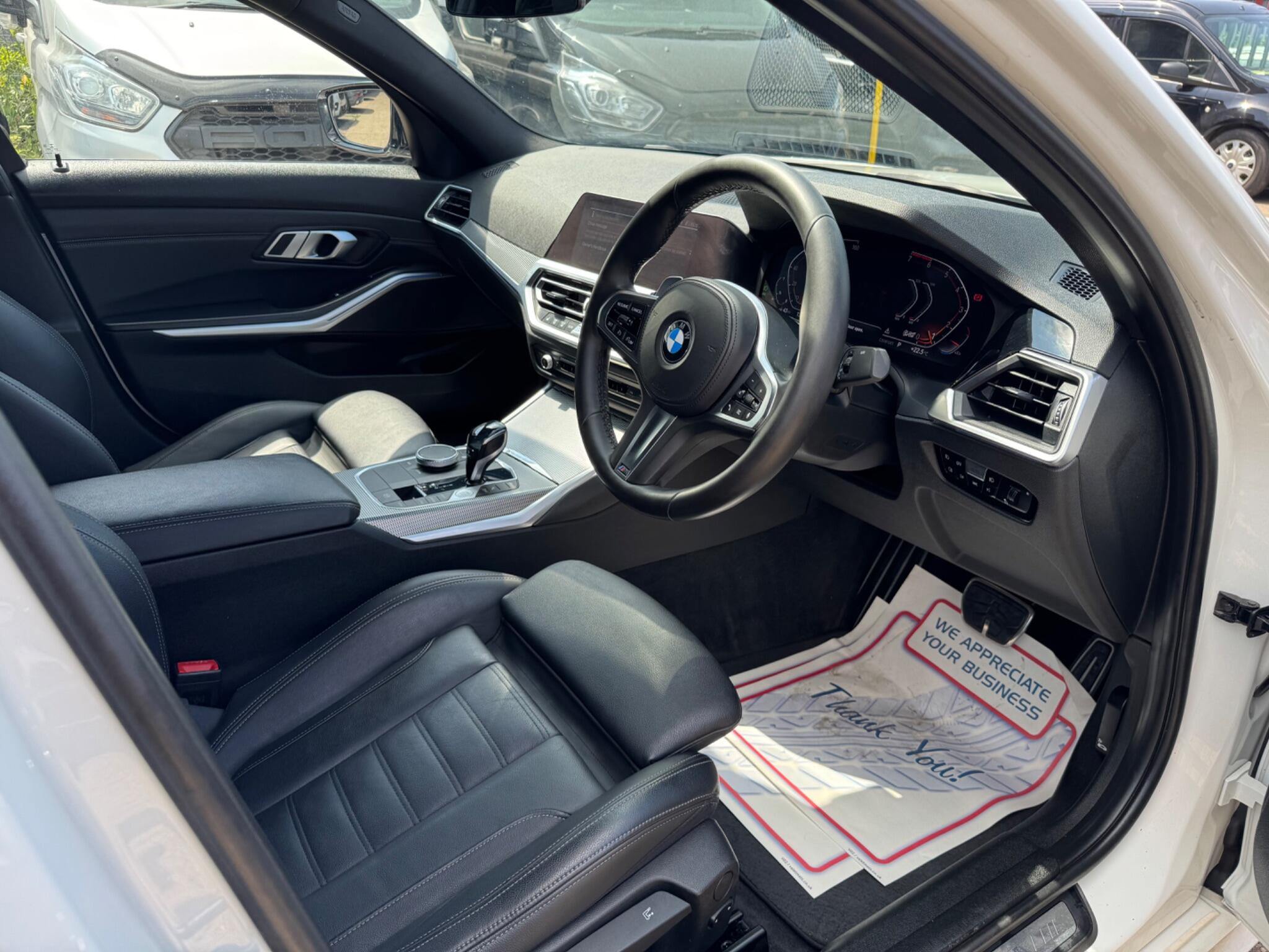 BMW 3 Series view 18