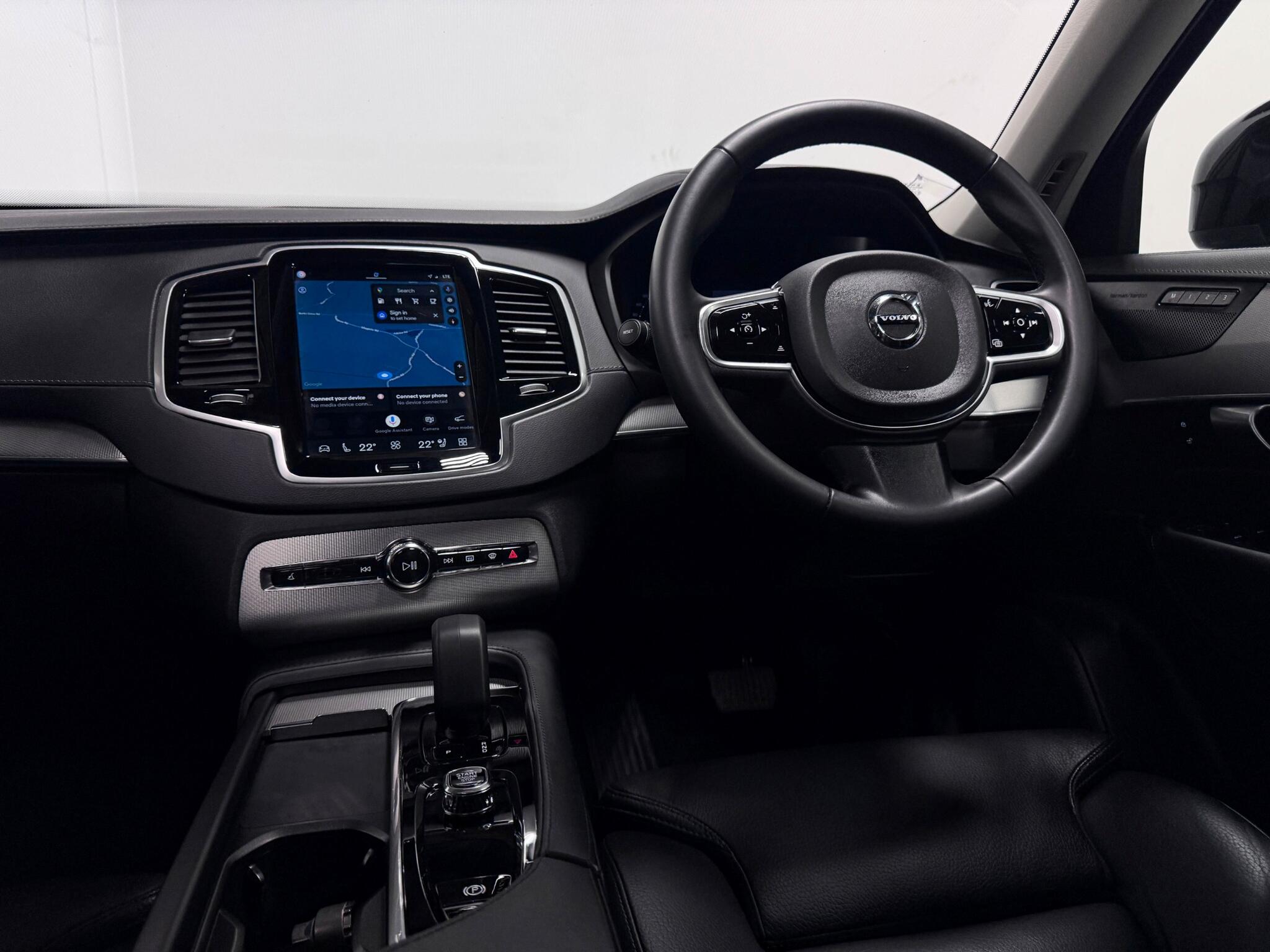 Volvo XC90 view 17