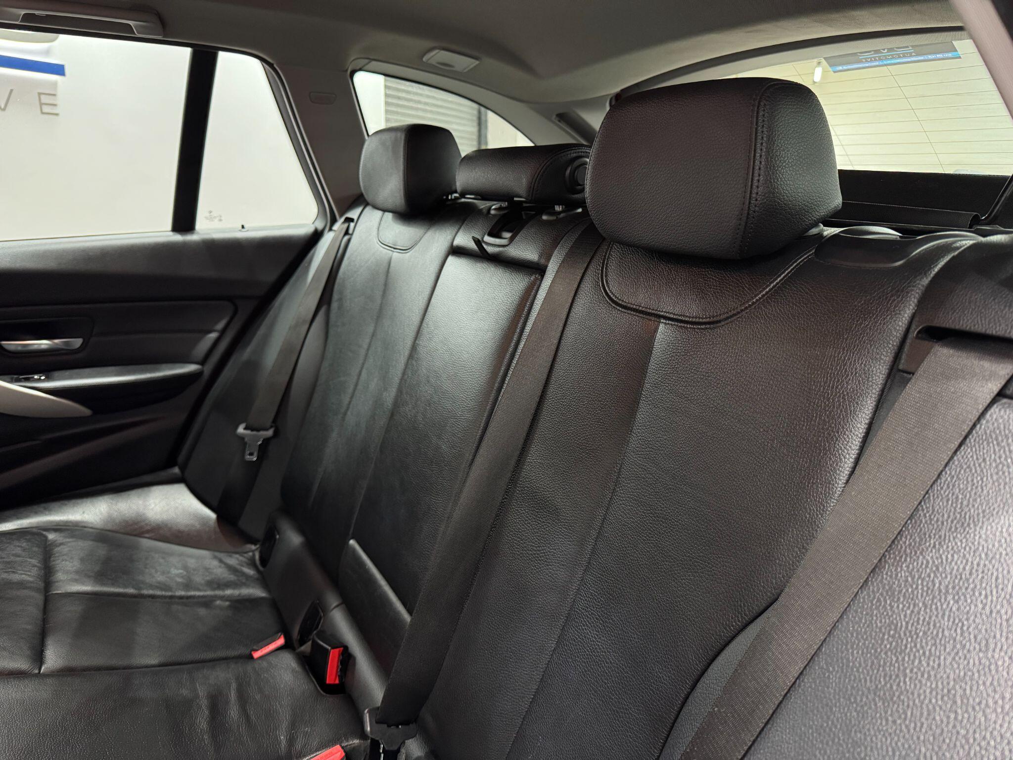 BMW 3 Series view 55