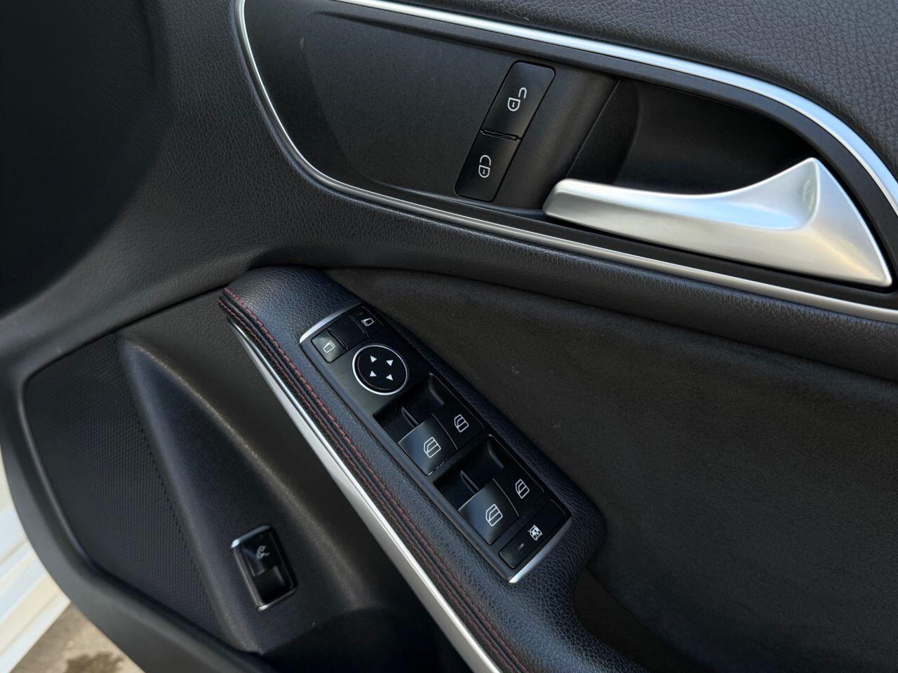 Mercedes-Benz Cla view 28