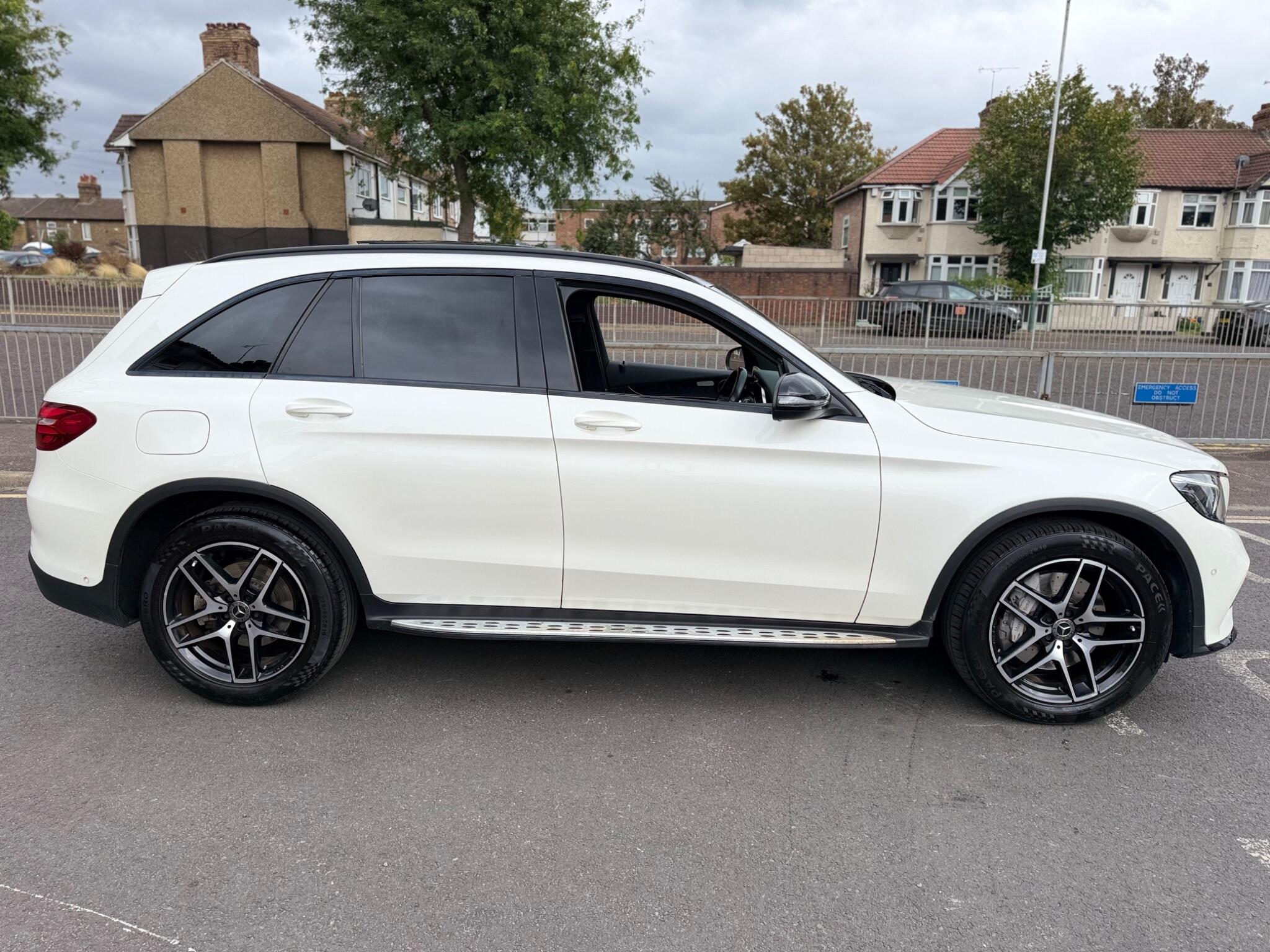 Mercedes-Benz GLC view 9