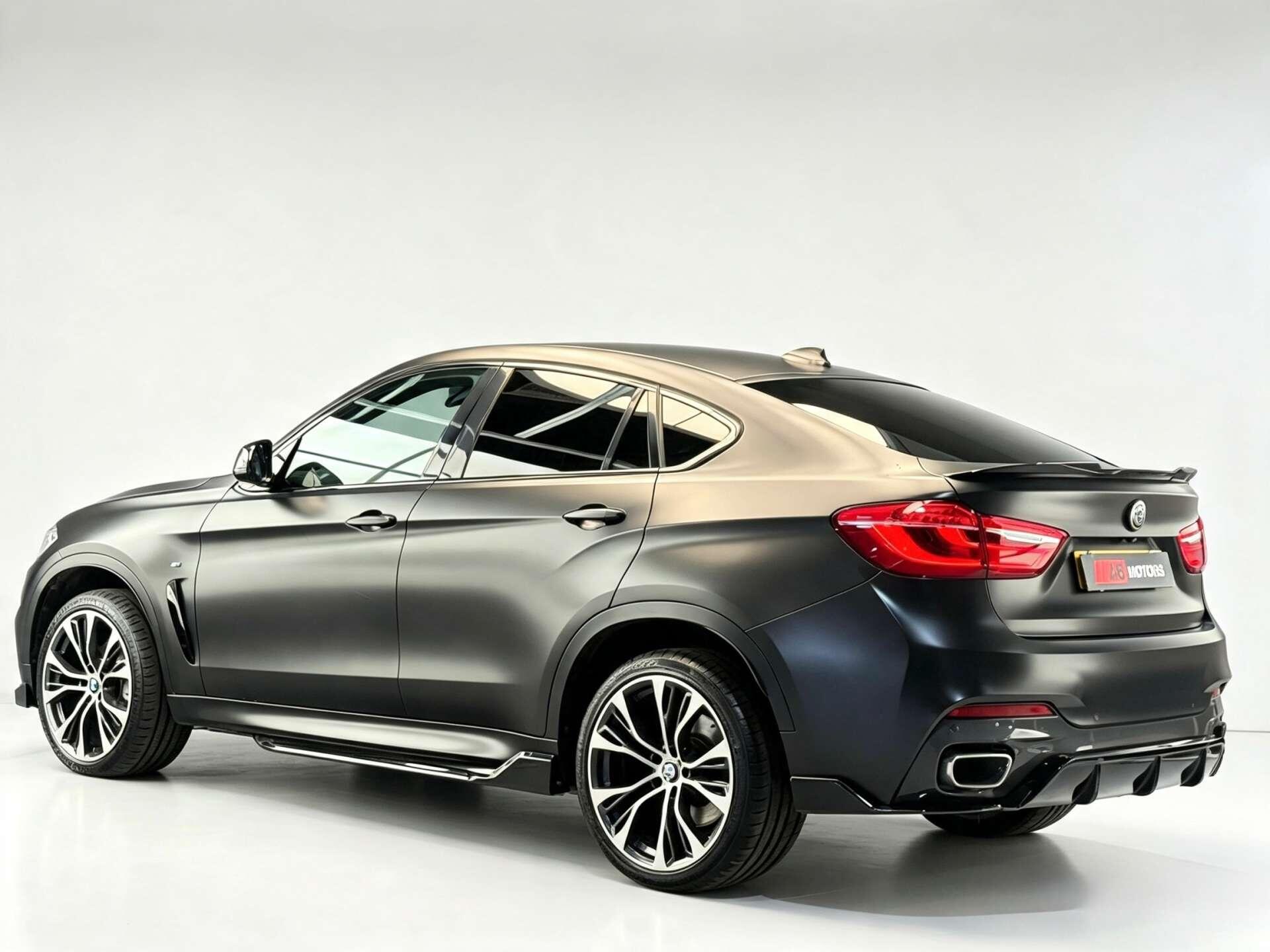 BMW X6 view 9