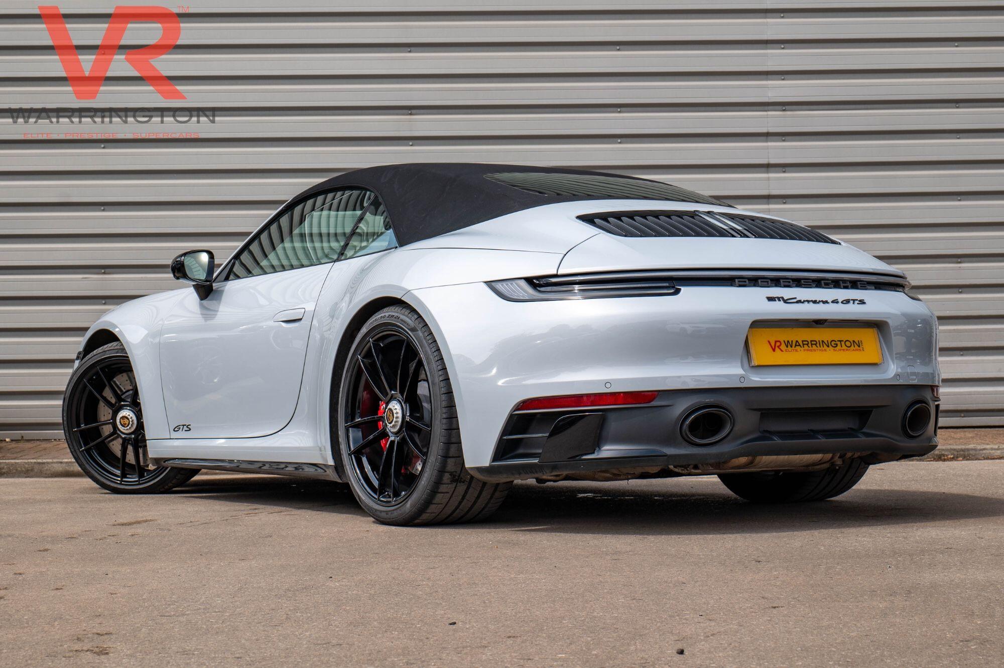 Porsche 911 view 17