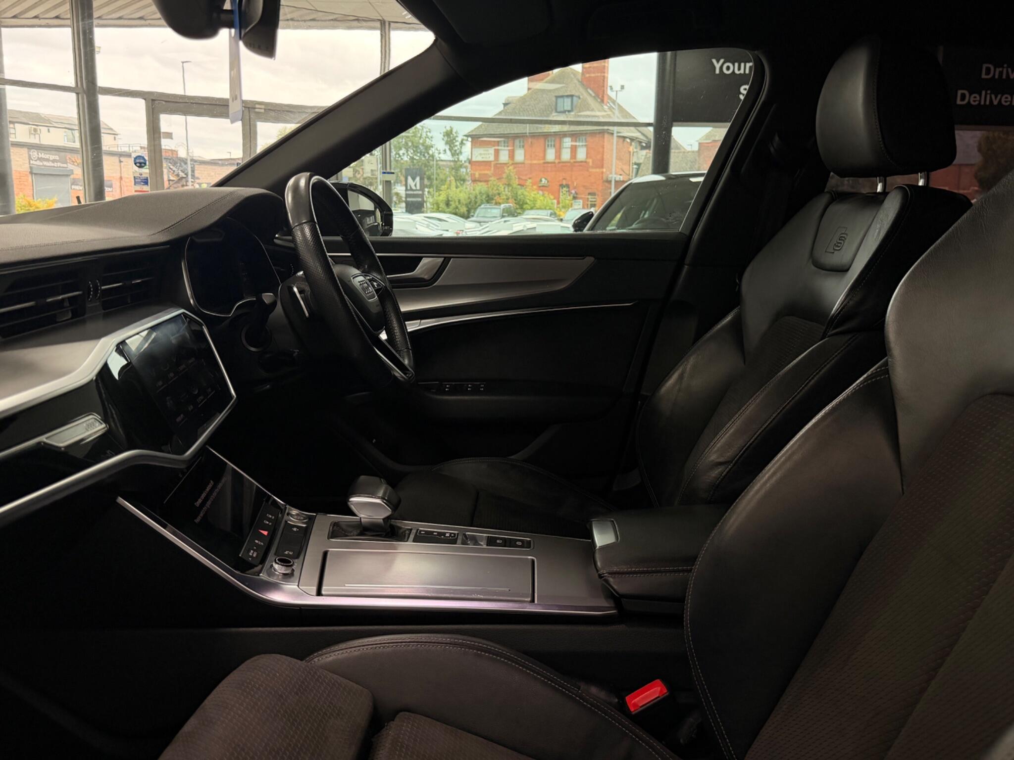 Audi A6 view 36