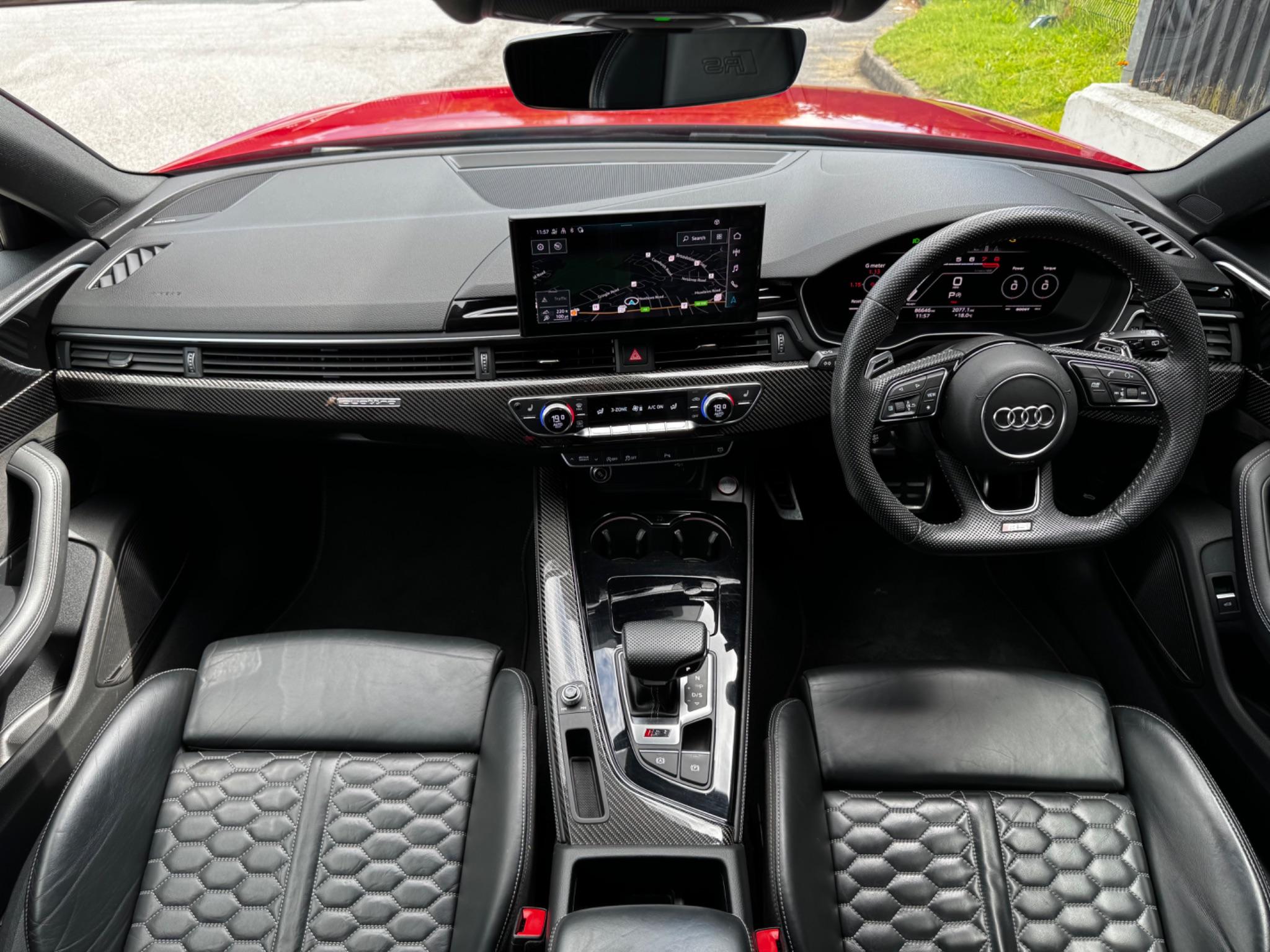 Audi RS4 view 10