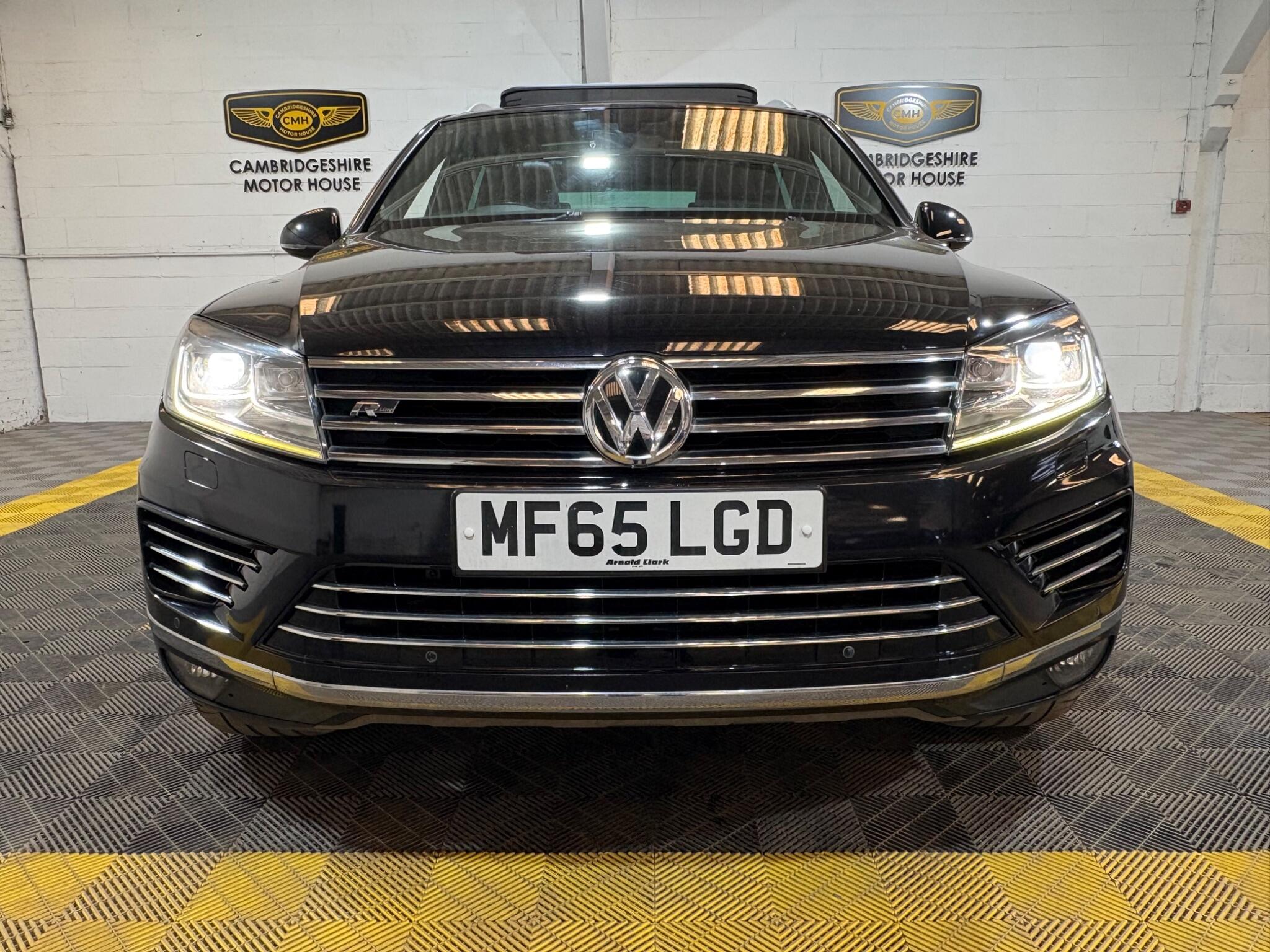 Volkswagen Touareg view 20