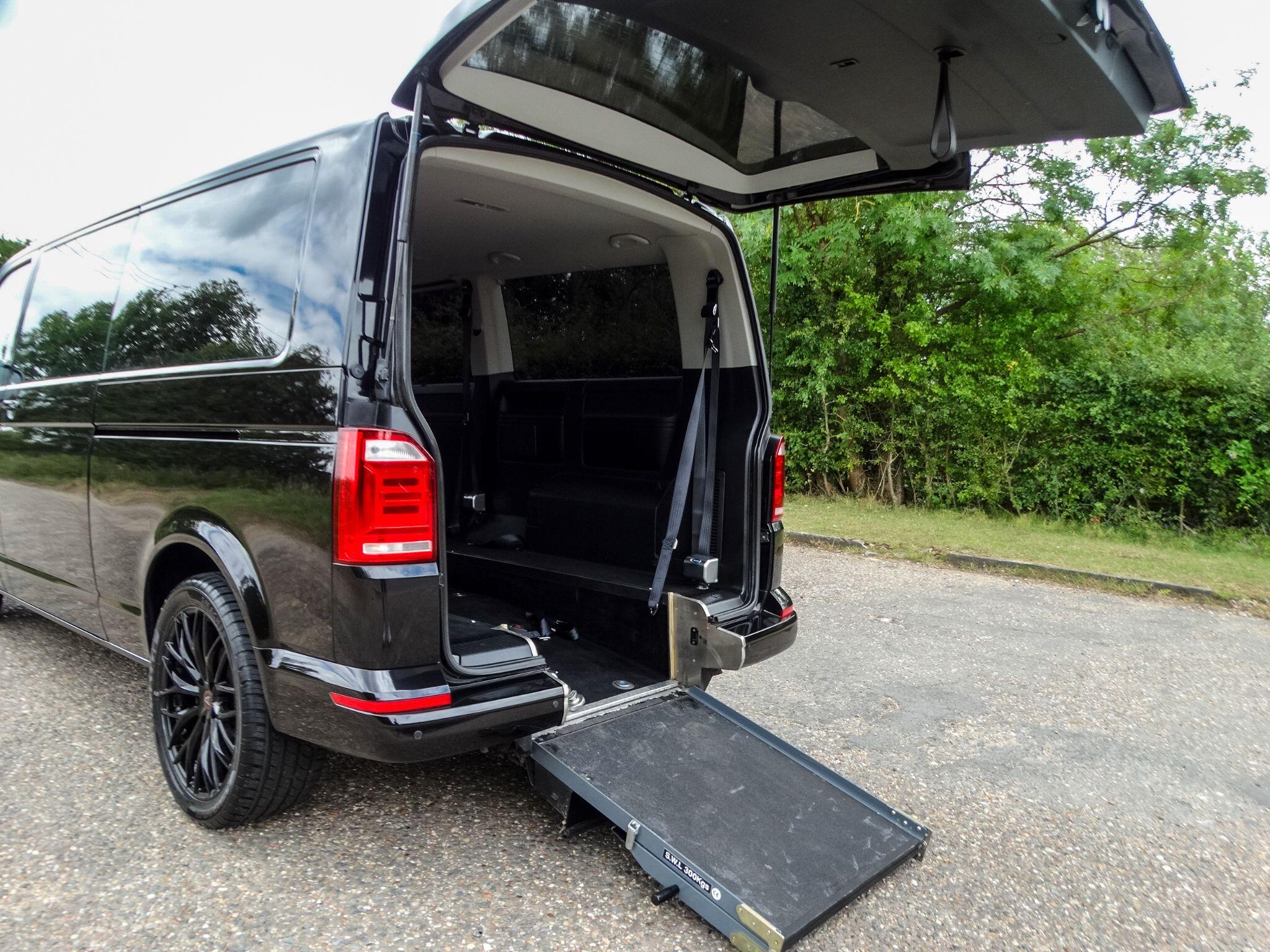 Volkswagen Transporter Shuttle view 16