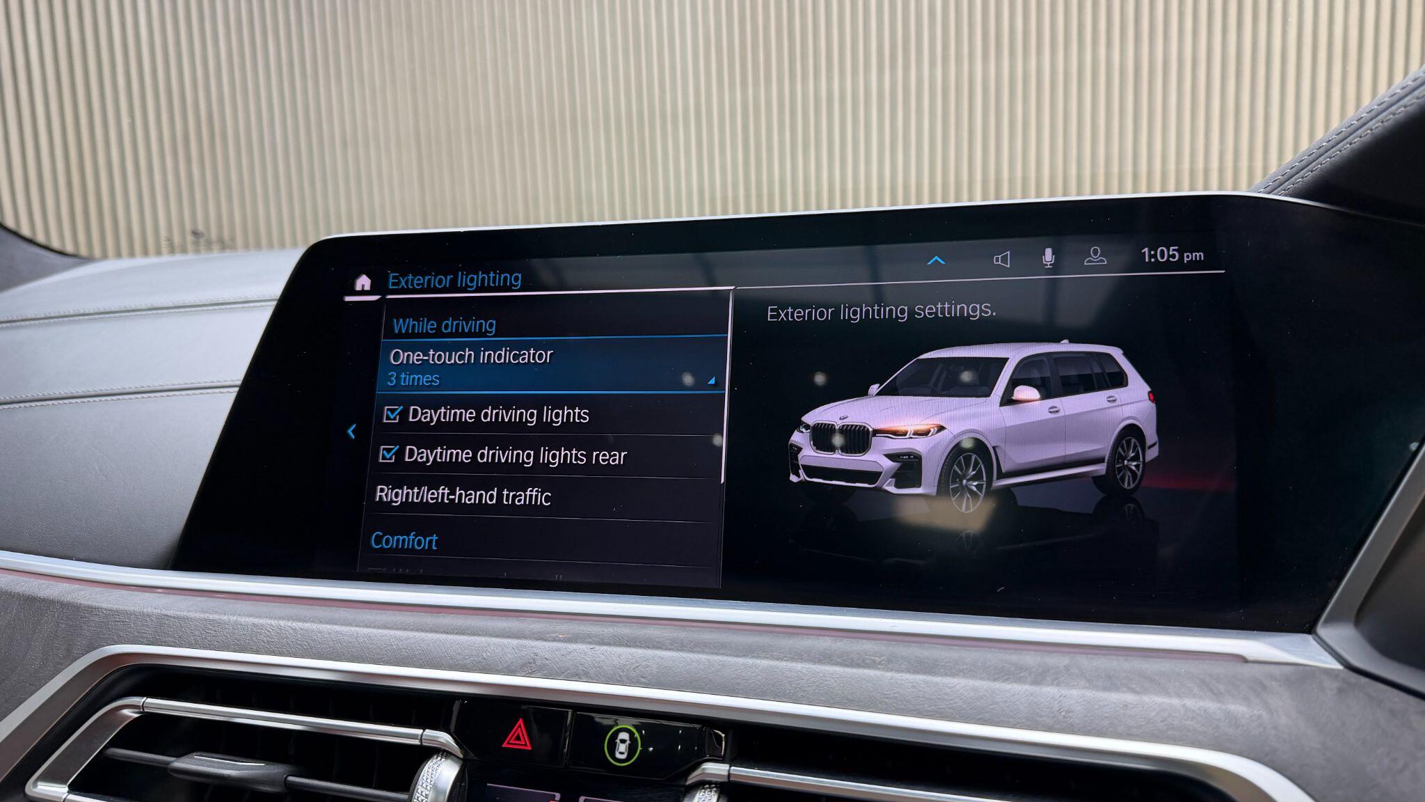 BMW X7 view 30