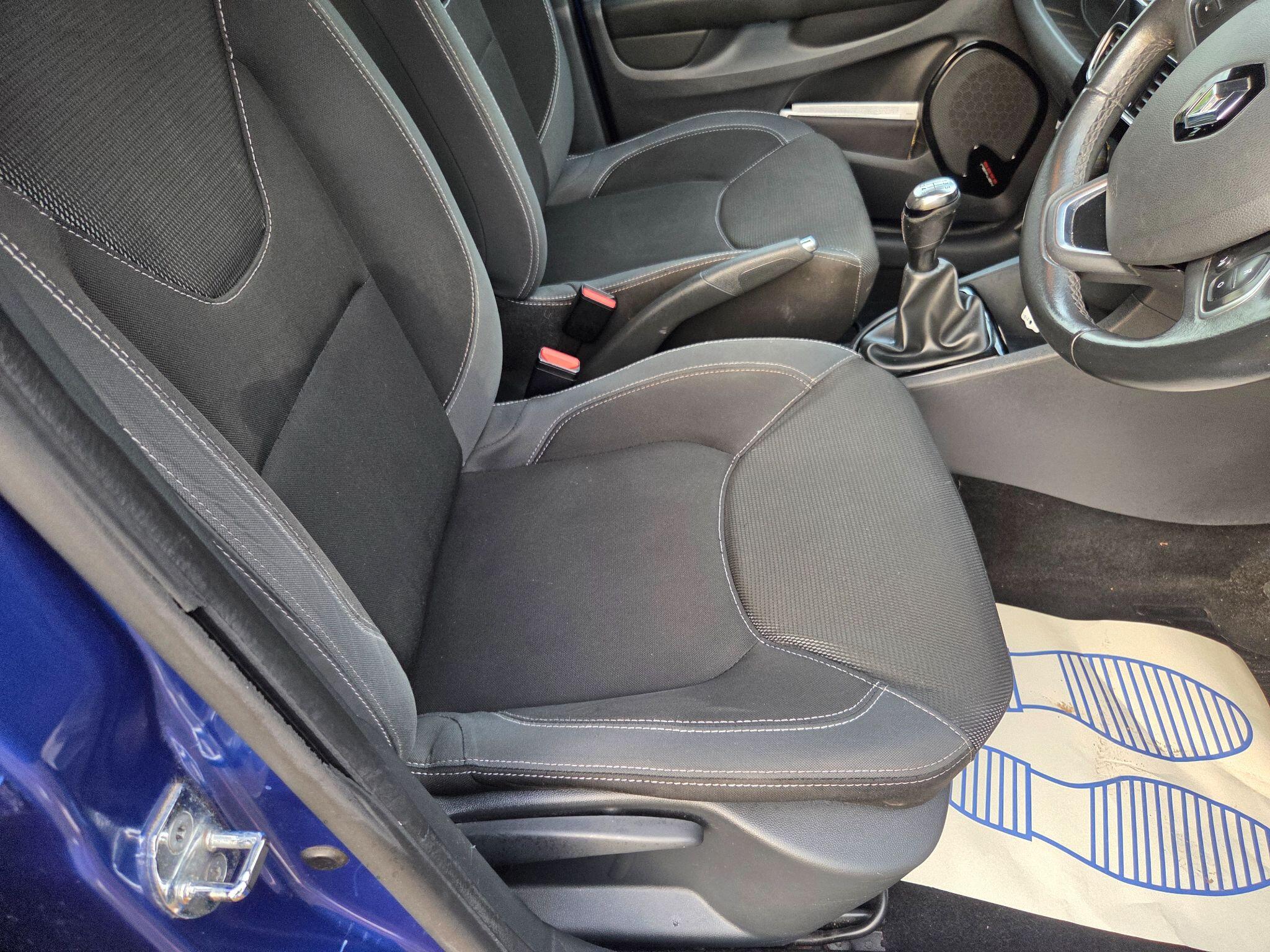 Renault Clio view 11