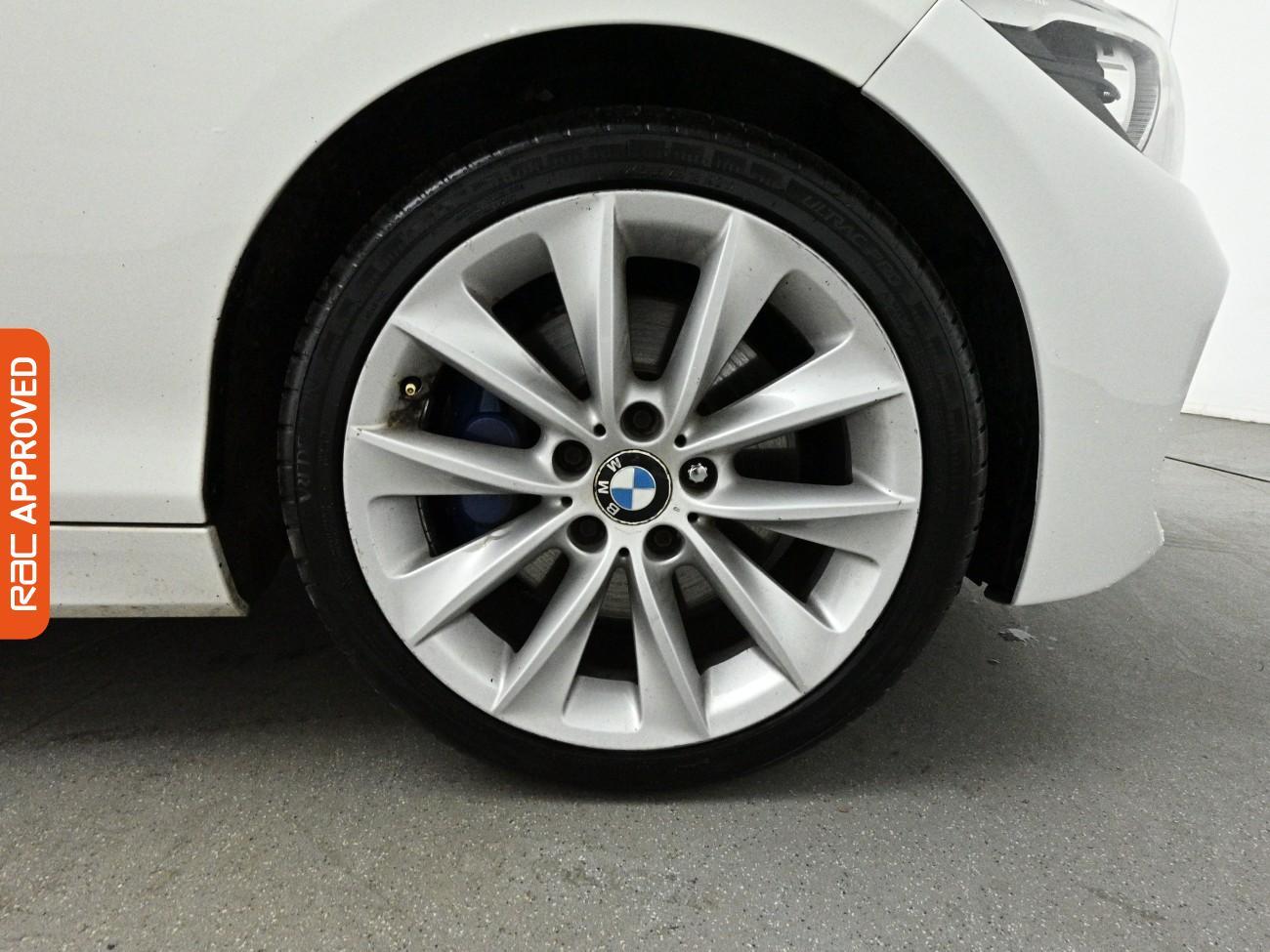BMW 1 Series view 26