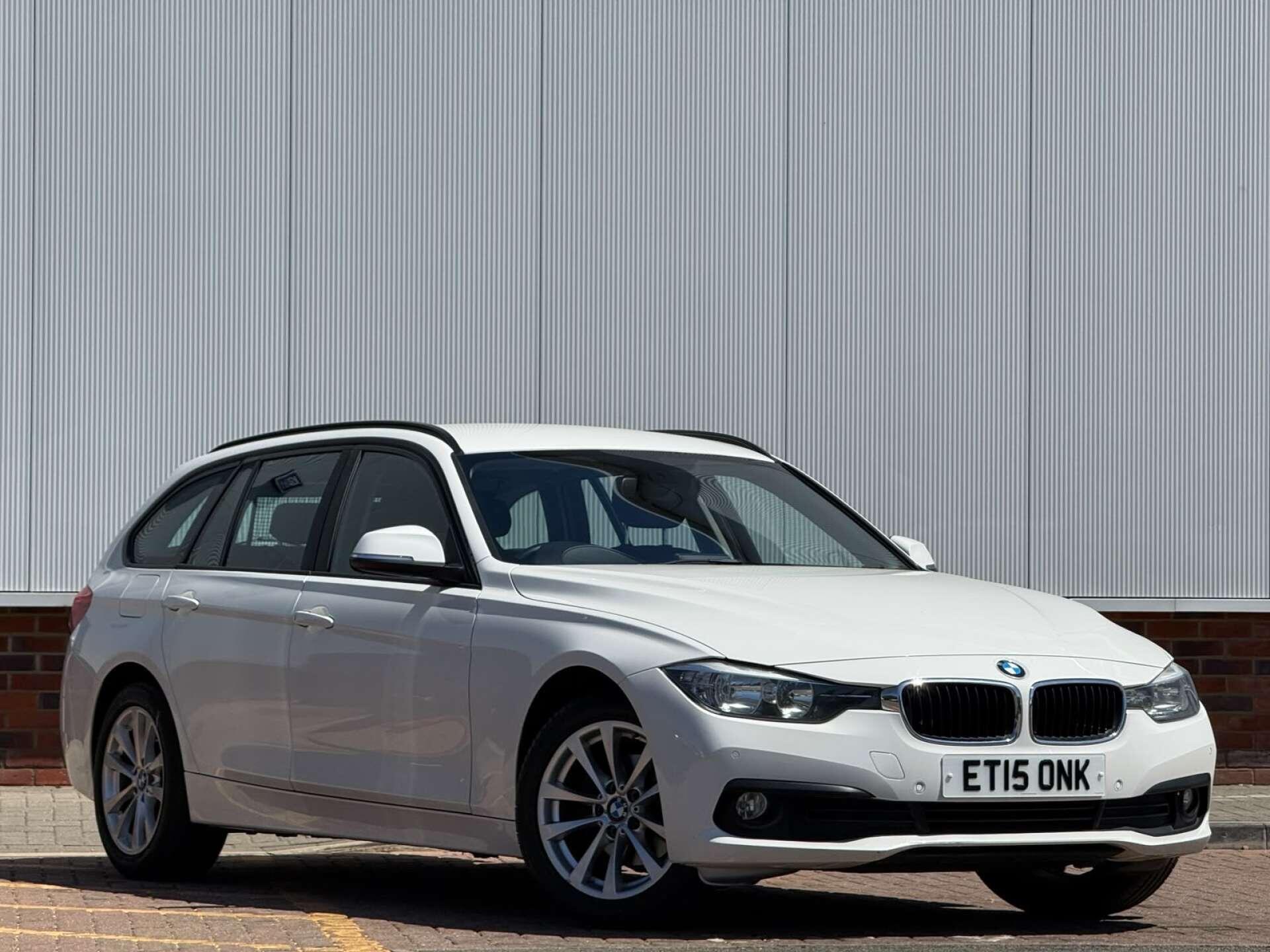 BMW 3 Series view 5