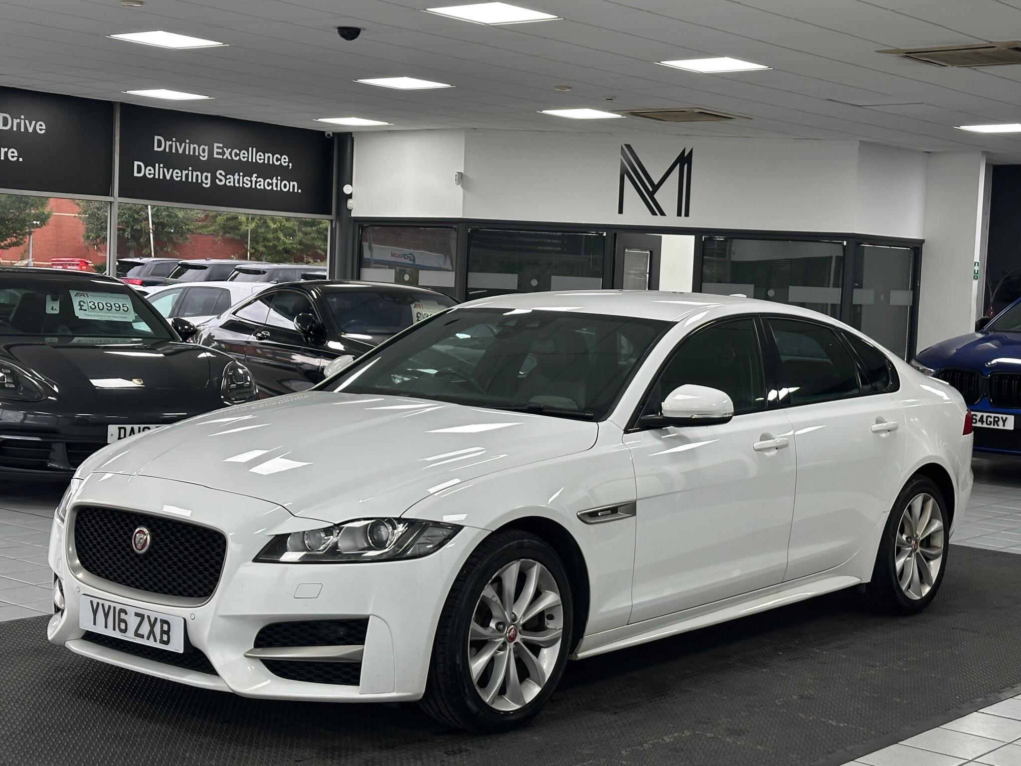Jaguar XF view 5