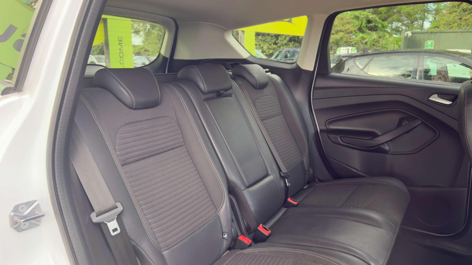 Ford Kuga view 10