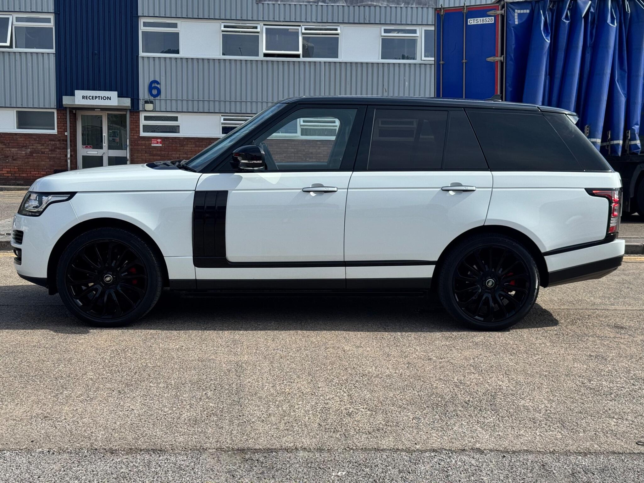 Land Rover Range Rover view 10