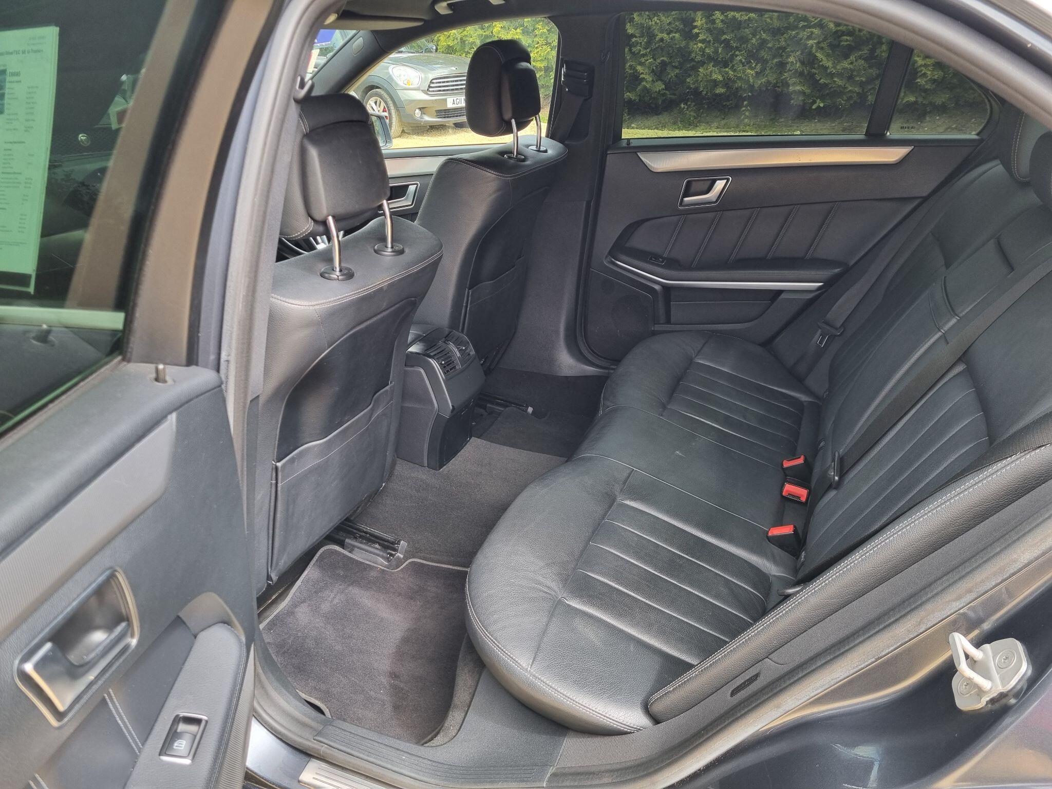 Mercedes-Benz E Class view 49