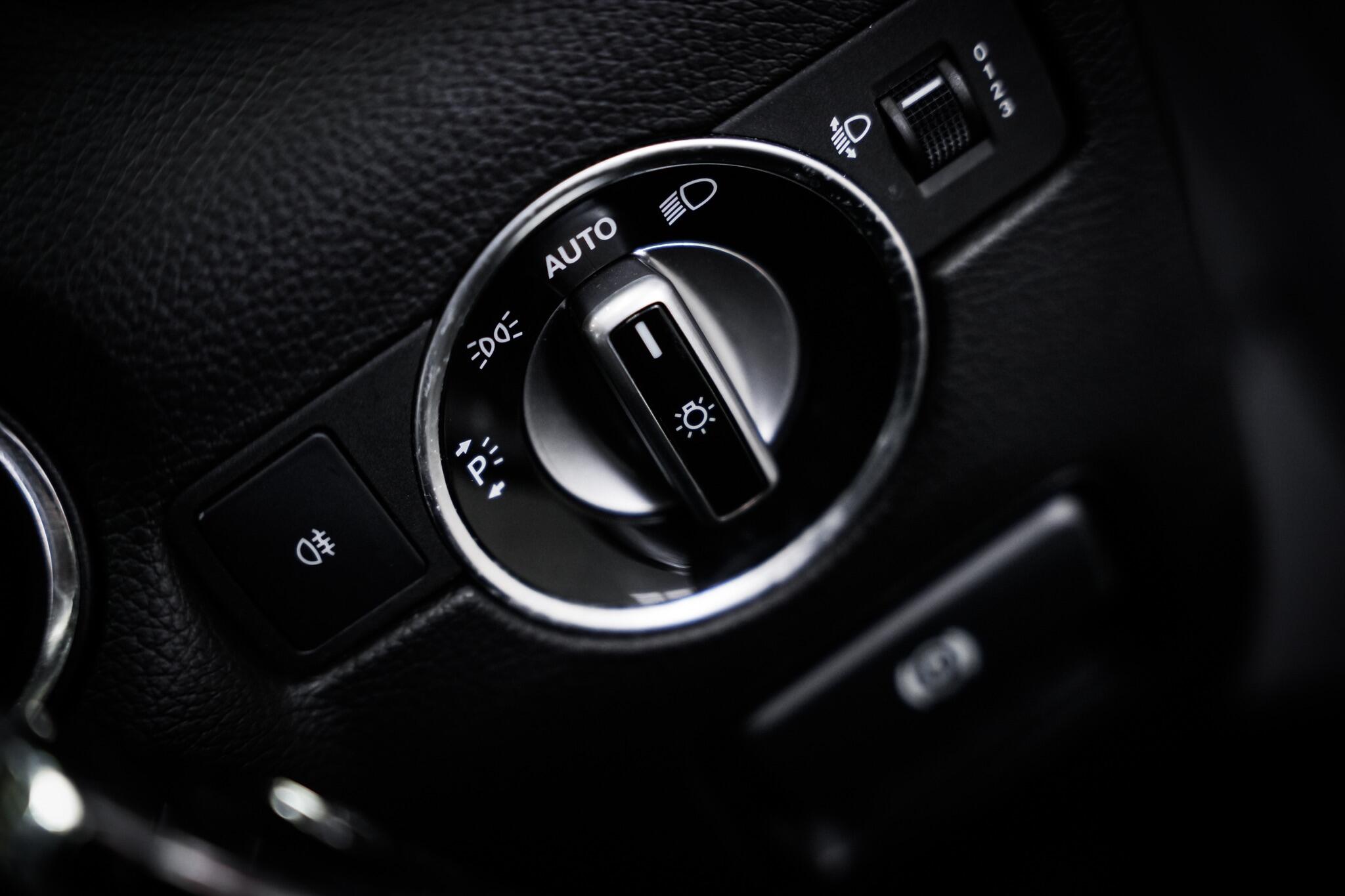 Mercedes-Benz SLC view 50