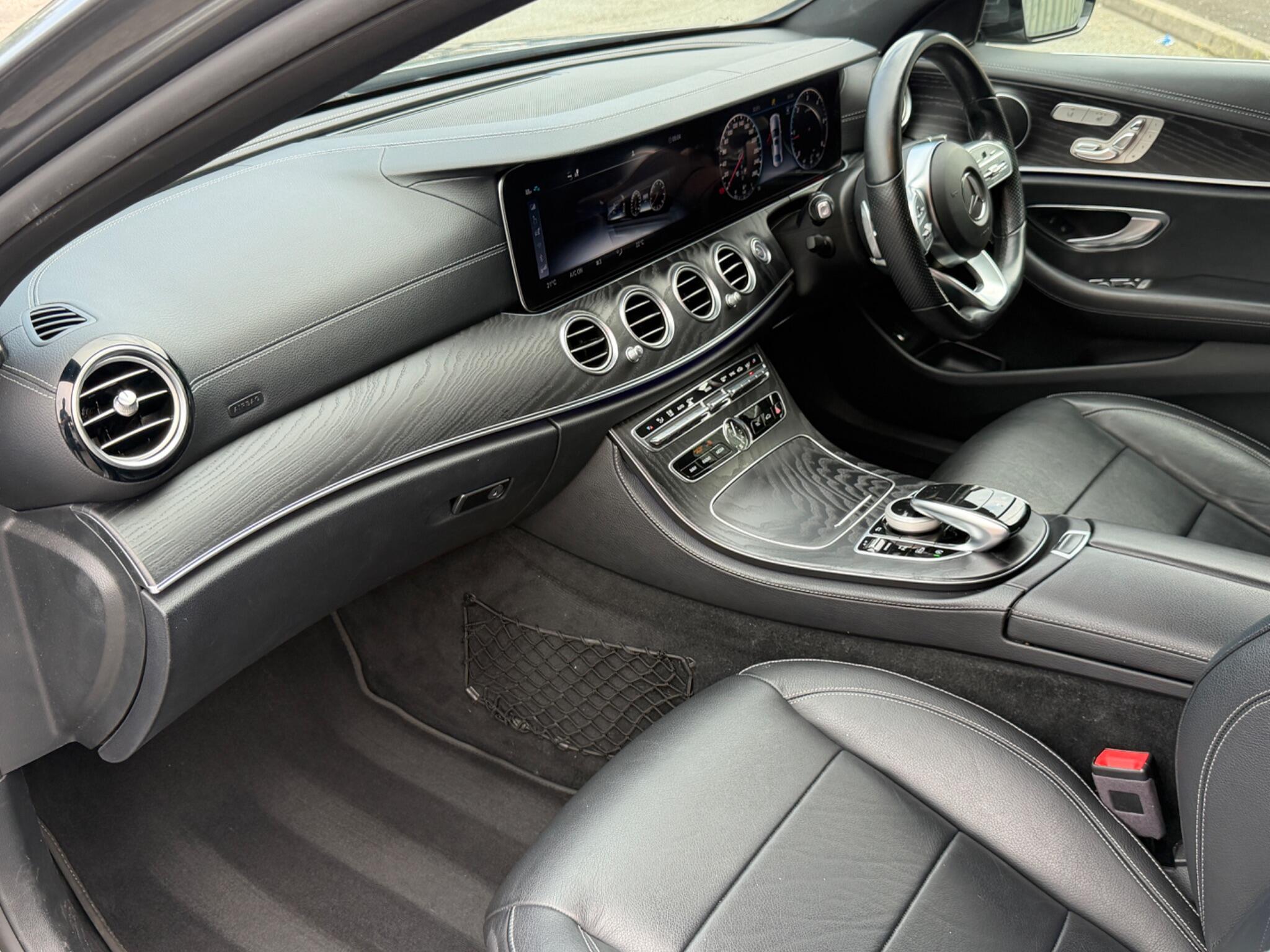 Mercedes-Benz E Class view 36