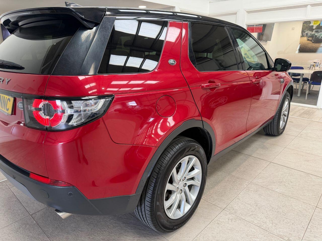 Land Rover Discovery Sport view 47