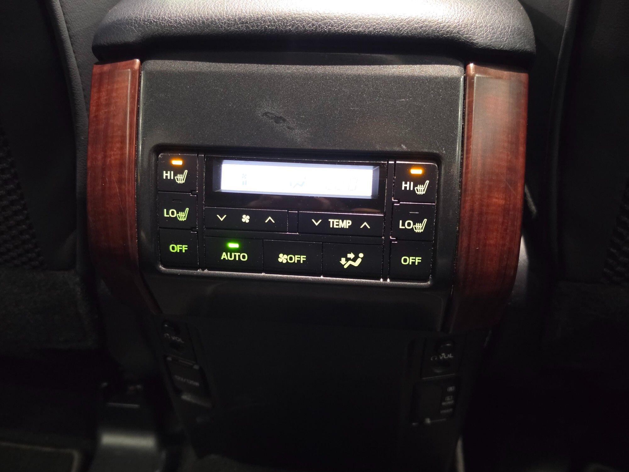Toyota Land Cruiser view 24