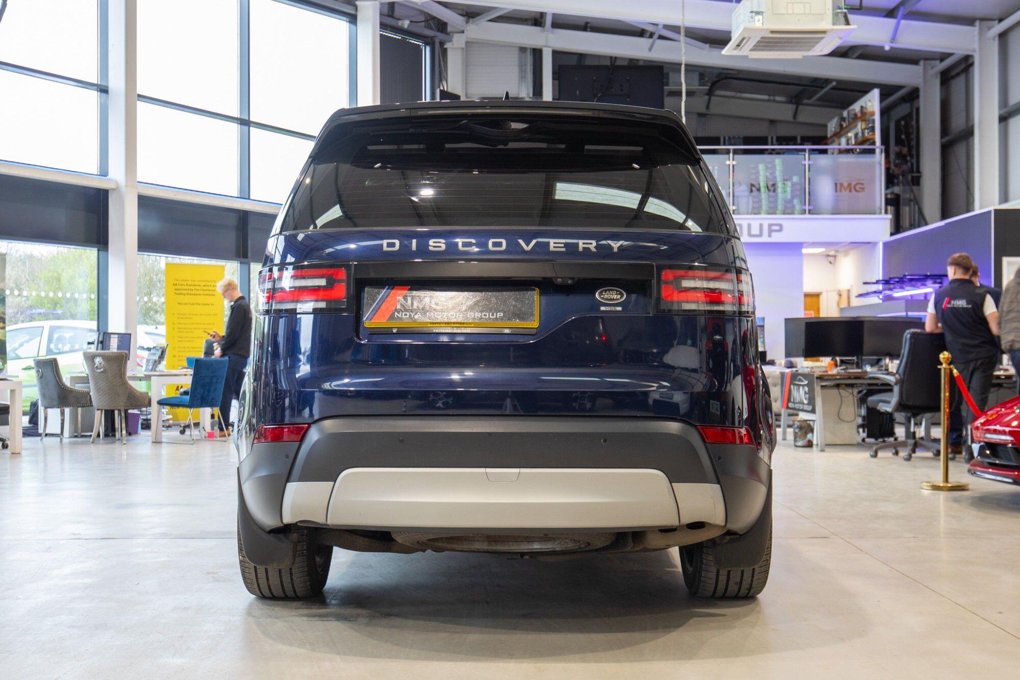 Land Rover Discovery view 32