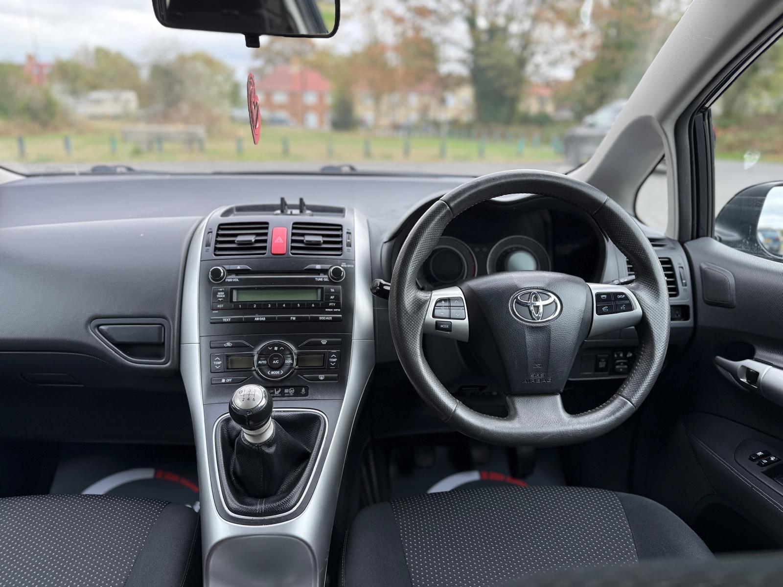 Toyota Auris view 21