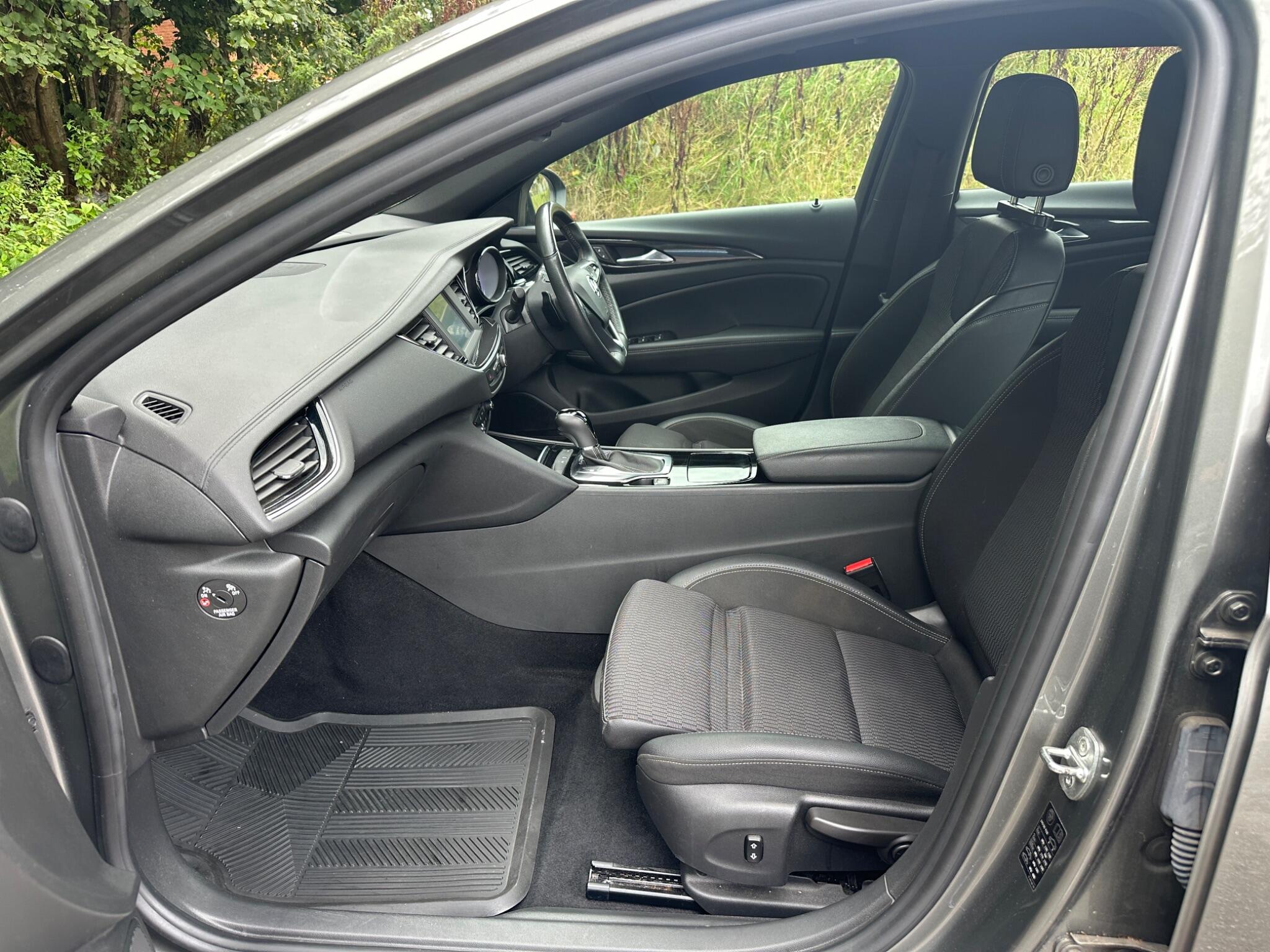 Vauxhall Insignia view 17