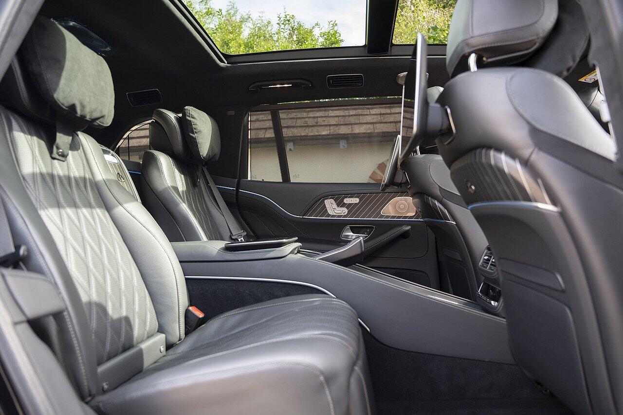 Mercedes-Benz GLS view 14