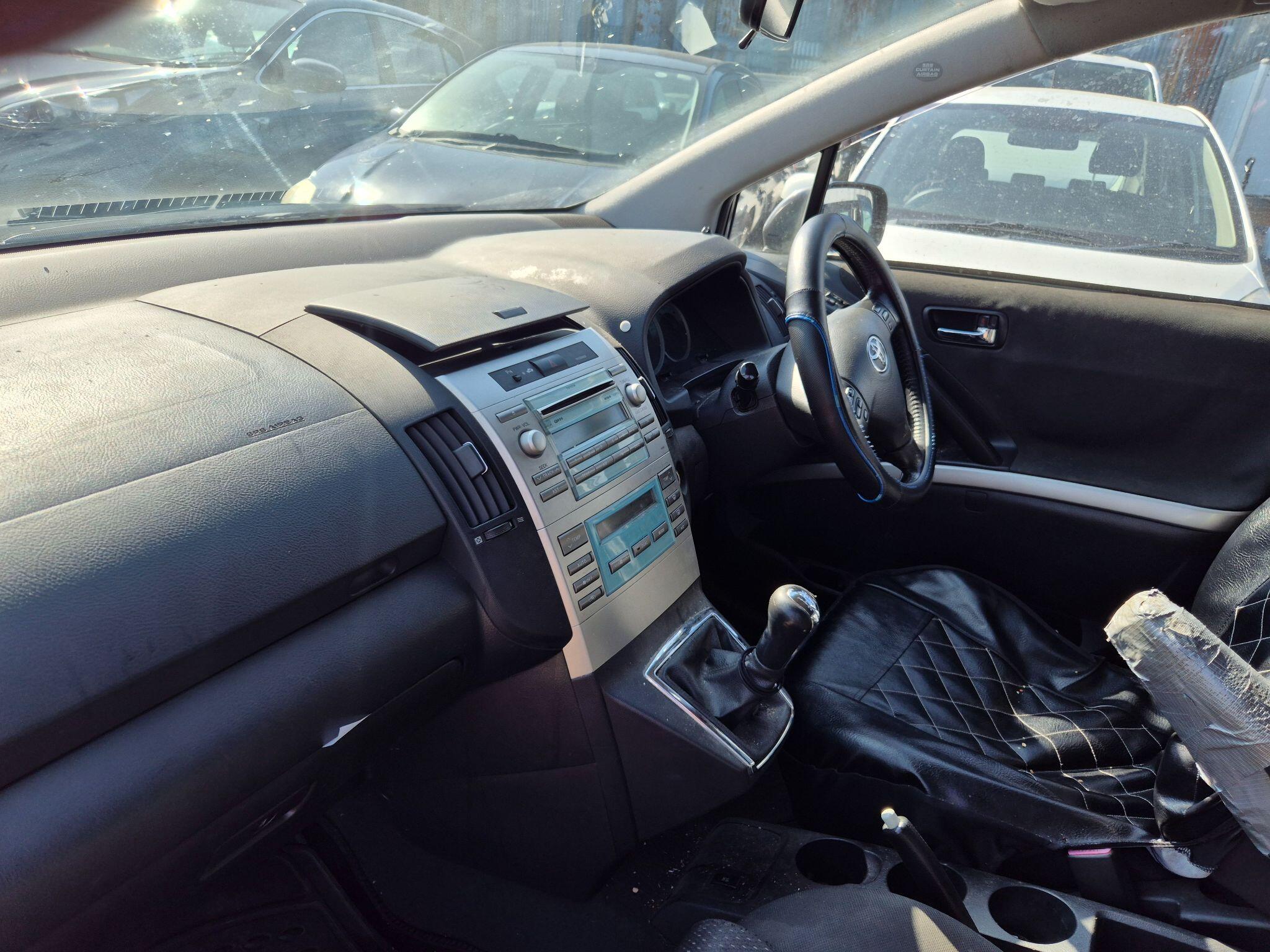 Toyota Corolla Verso view 8