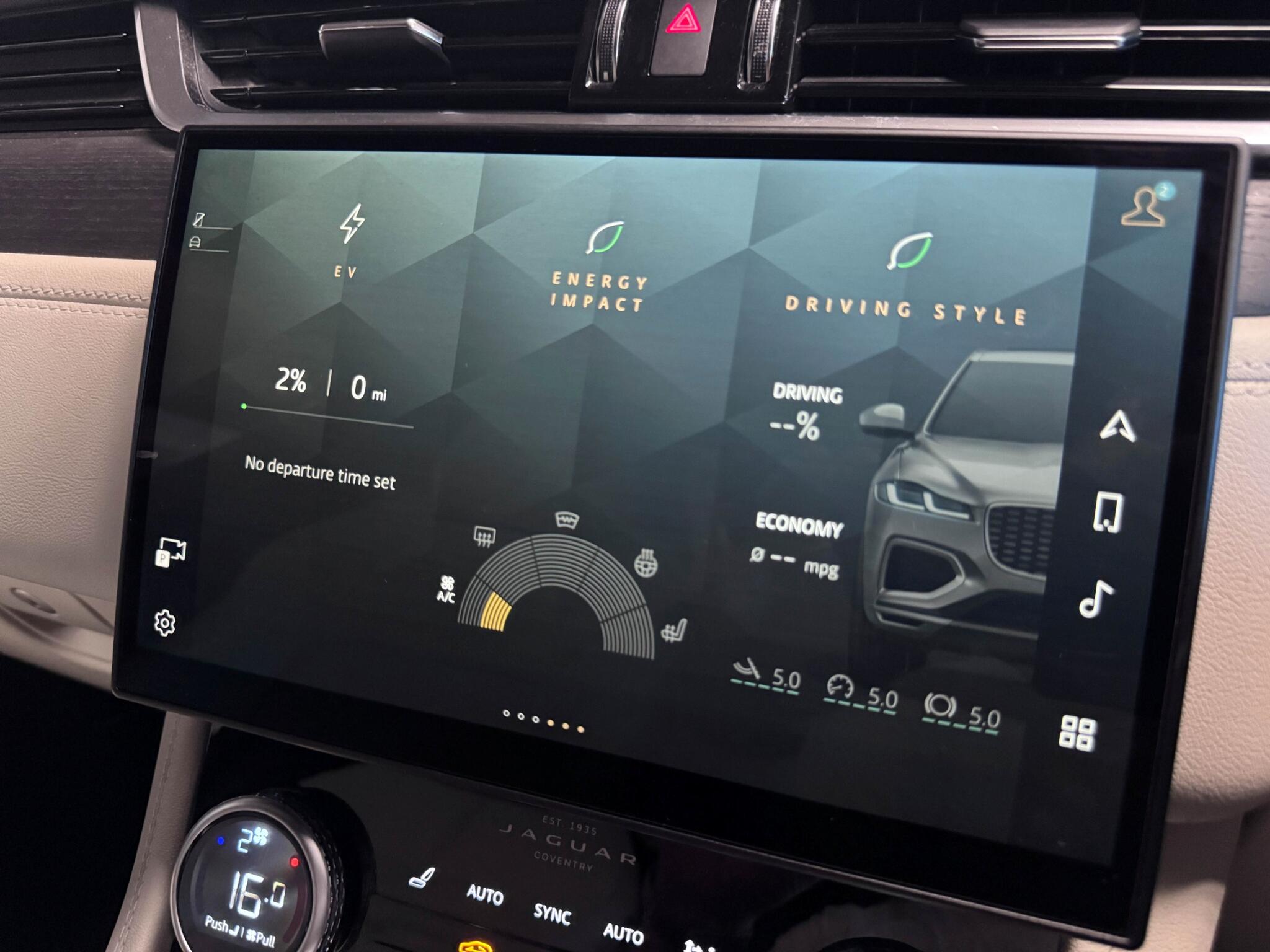 Jaguar F-Pace view 40