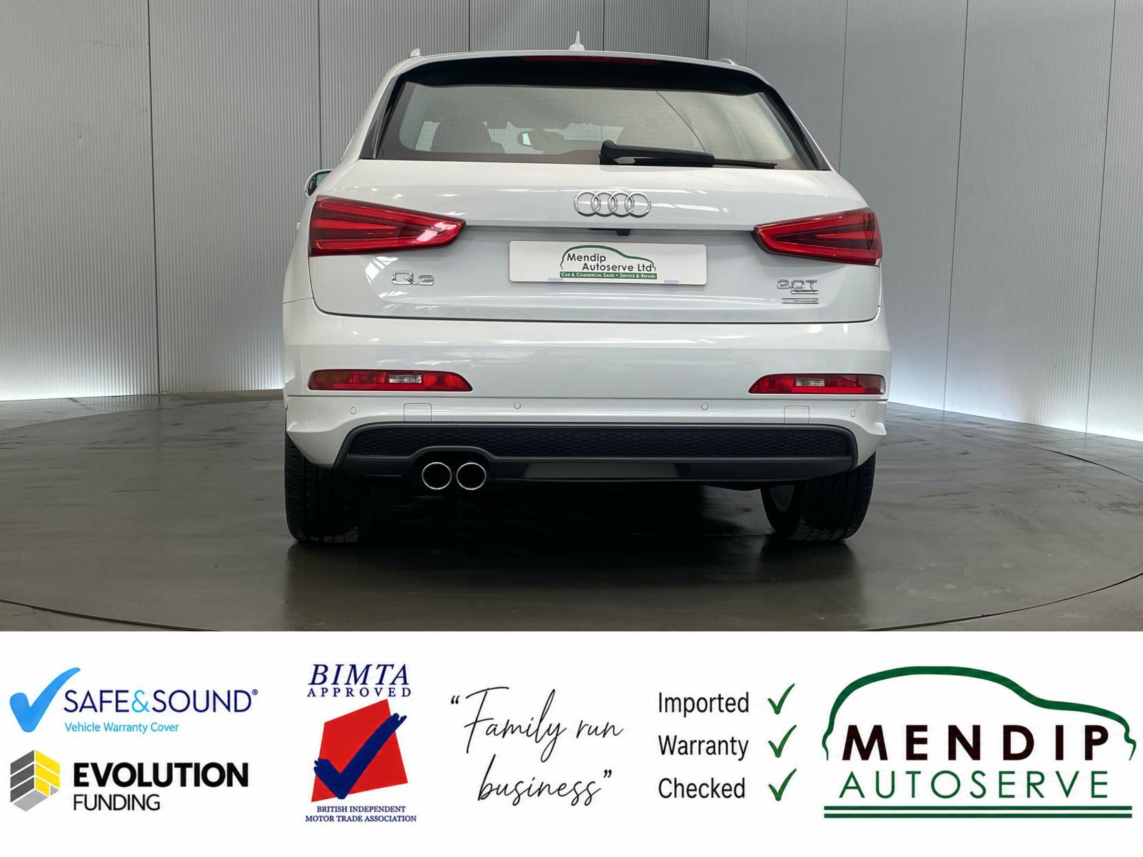 Audi Q3 view 9
