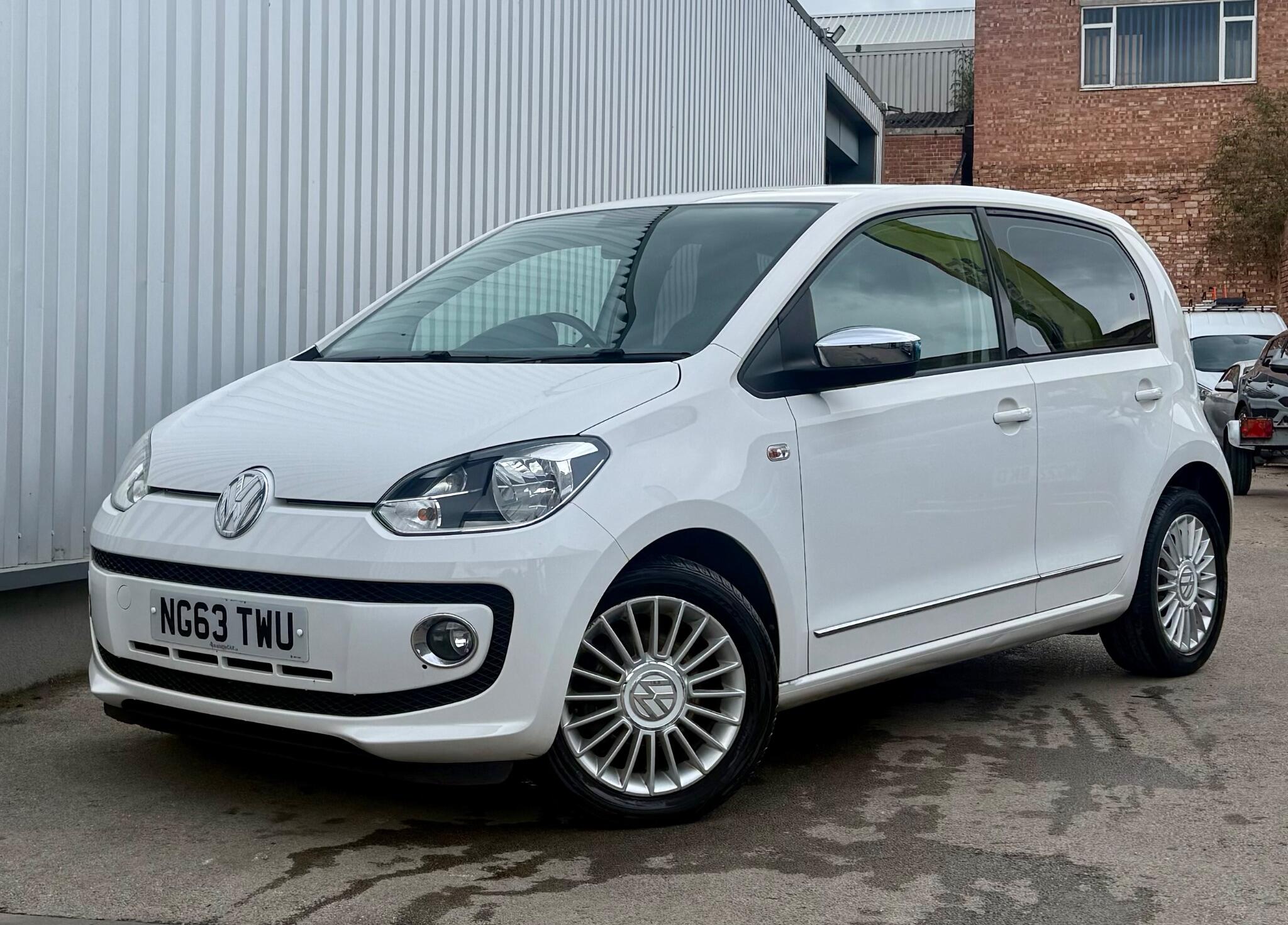 Volkswagen up! view 3