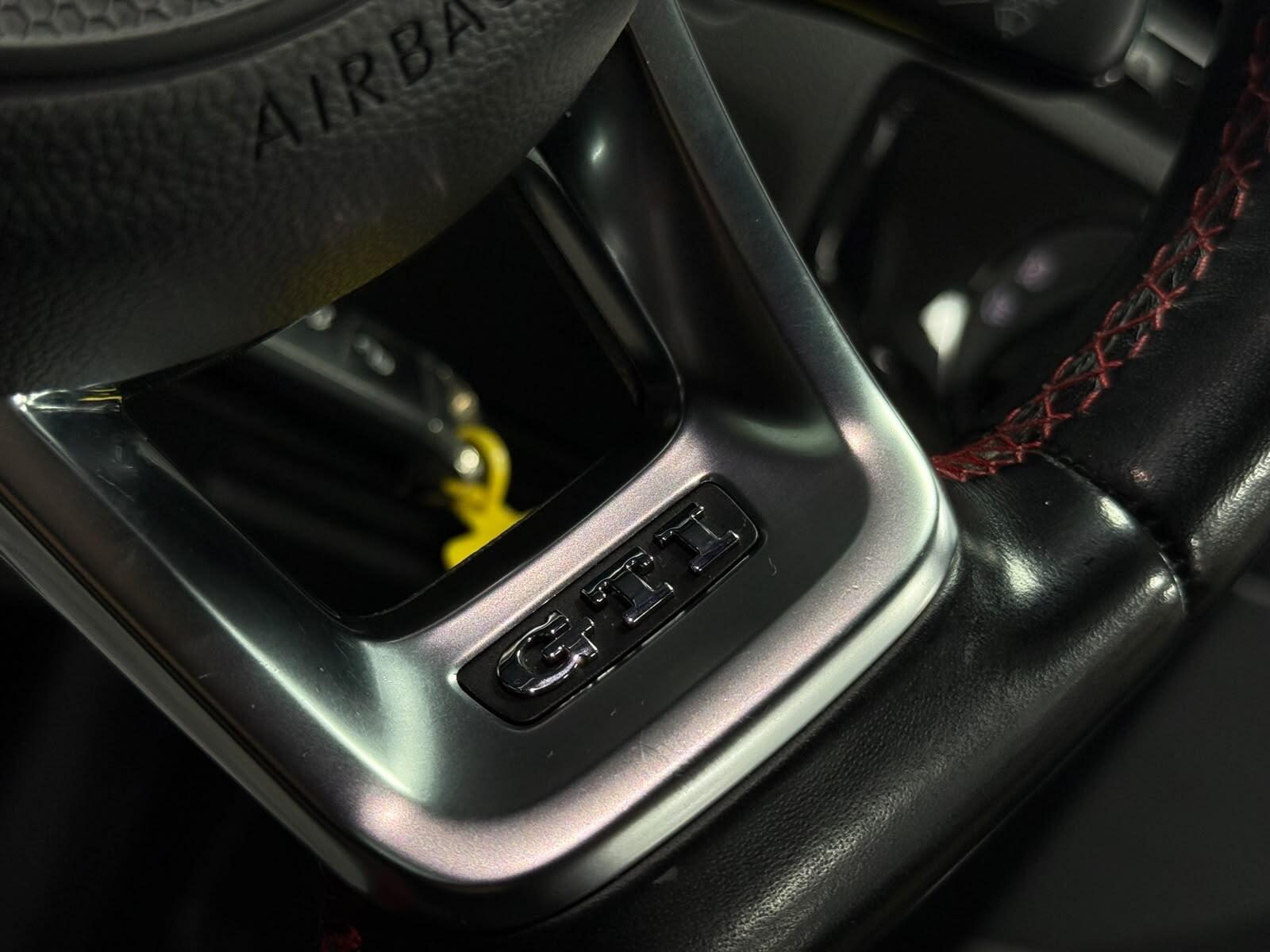 Volkswagen Golf view 34