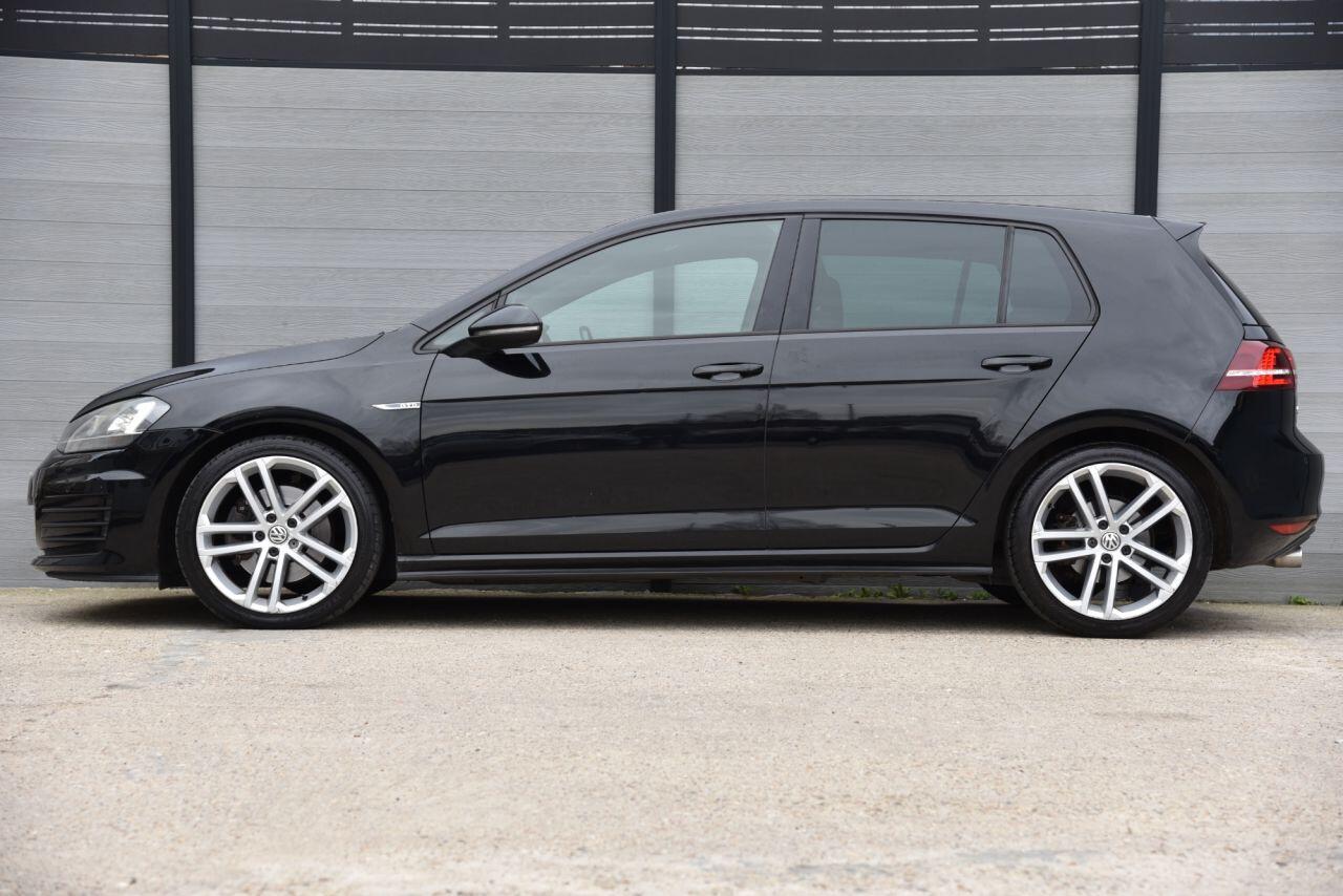 Volkswagen Golf view 6