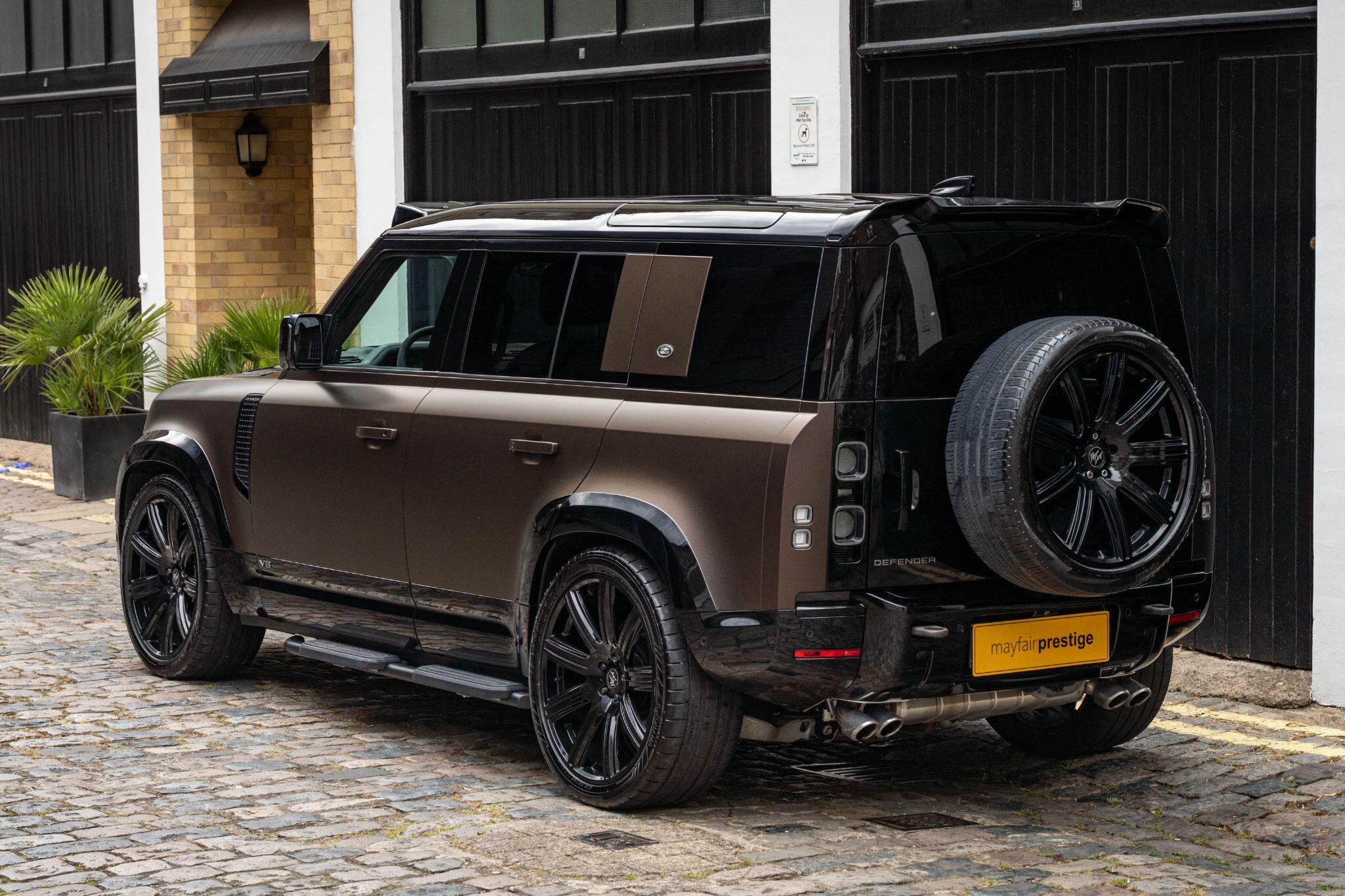Land Rover Defender view 5