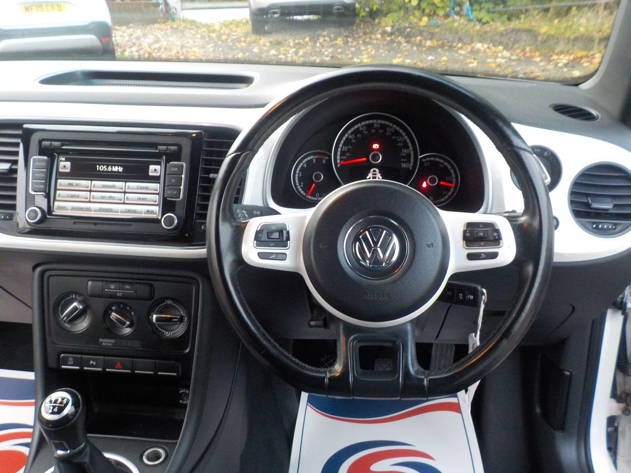 Volkswagen Beetle 1.6 TDI BlueMotion Tech Design Euro 5 (s/s) 3dr