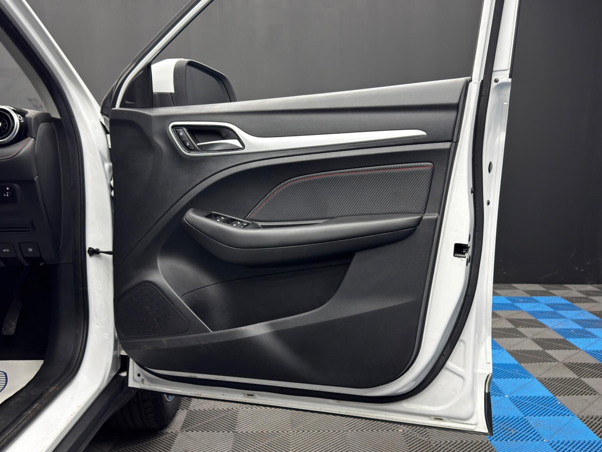 MG MG ZS view 31