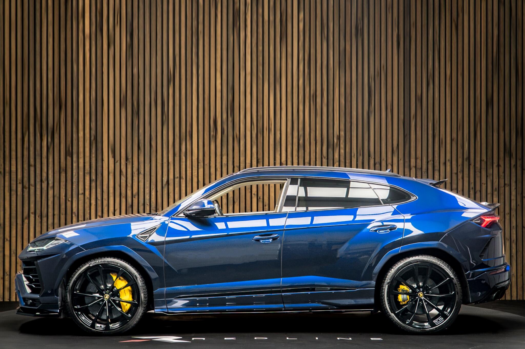Lamborghini Urus view 7