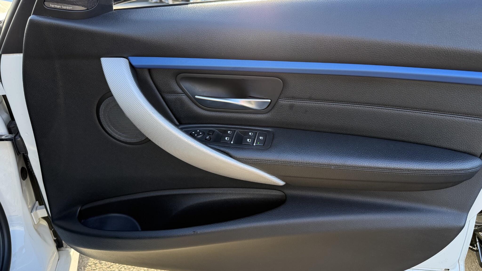 BMW 3 Series view 23