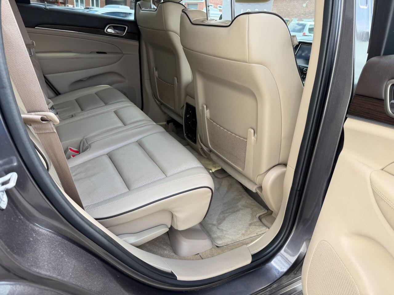 Jeep Grand Cherokee view 46