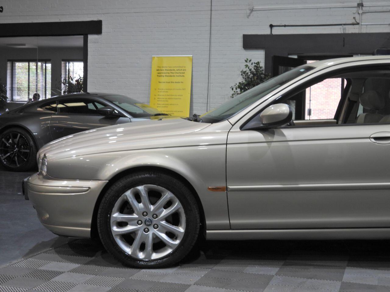 Jaguar X-Type view 19