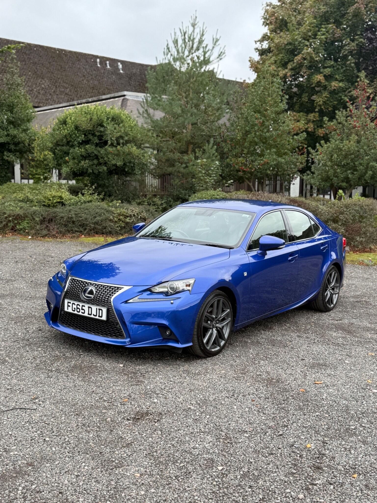 Lexus IS