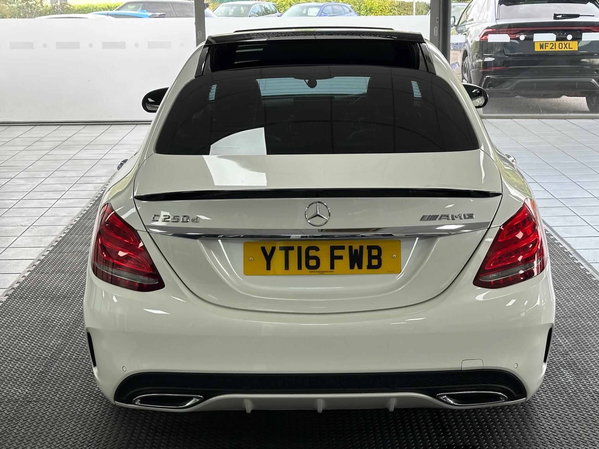 Mercedes-Benz C Class view 12