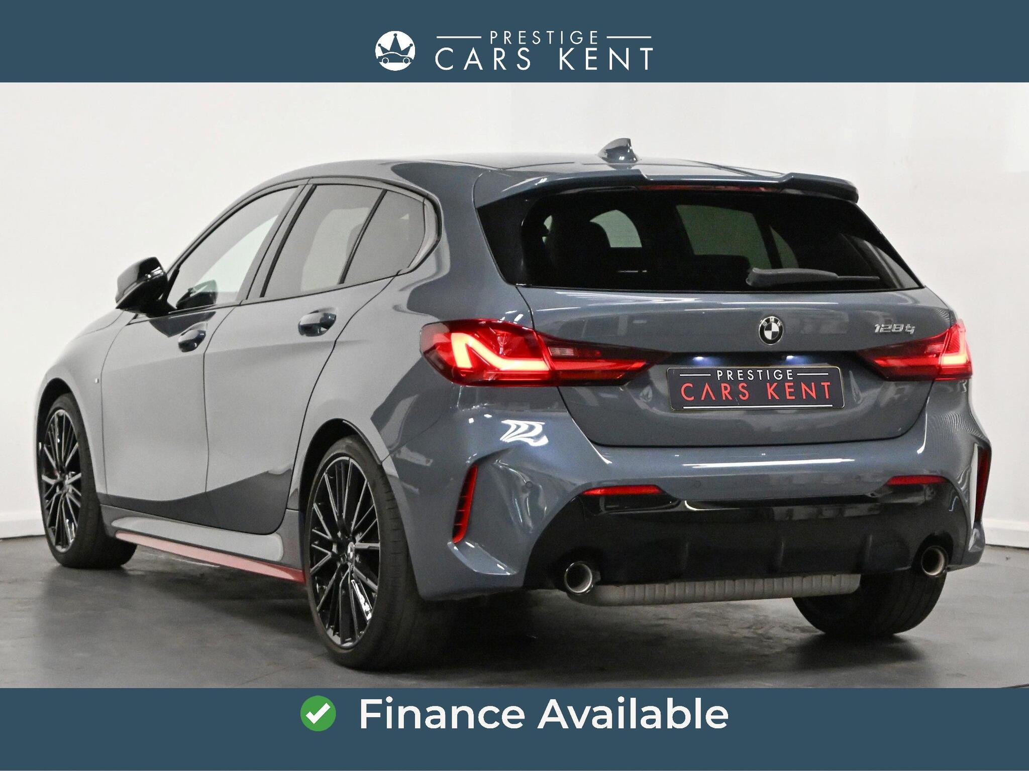 BMW 1 Series view 3