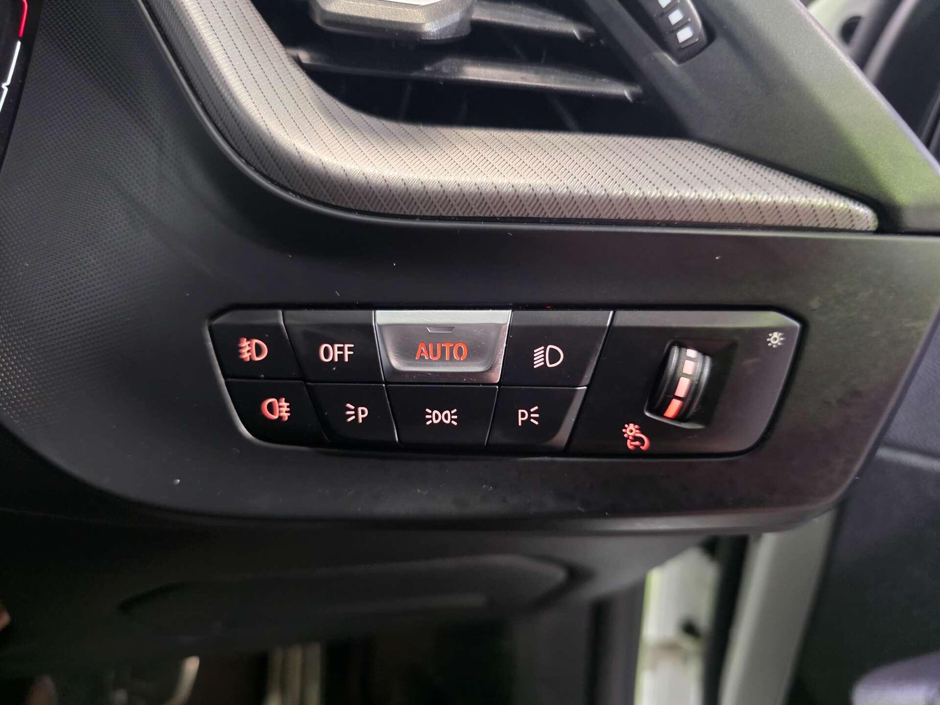 BMW 1 Series view 23